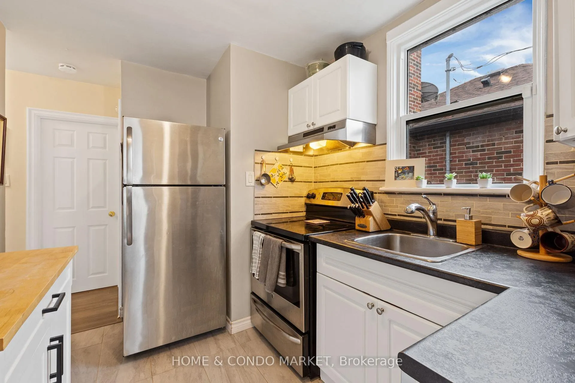Photo 9 of 128 Bond Street N, Hamilton, Westdale — HOMEH