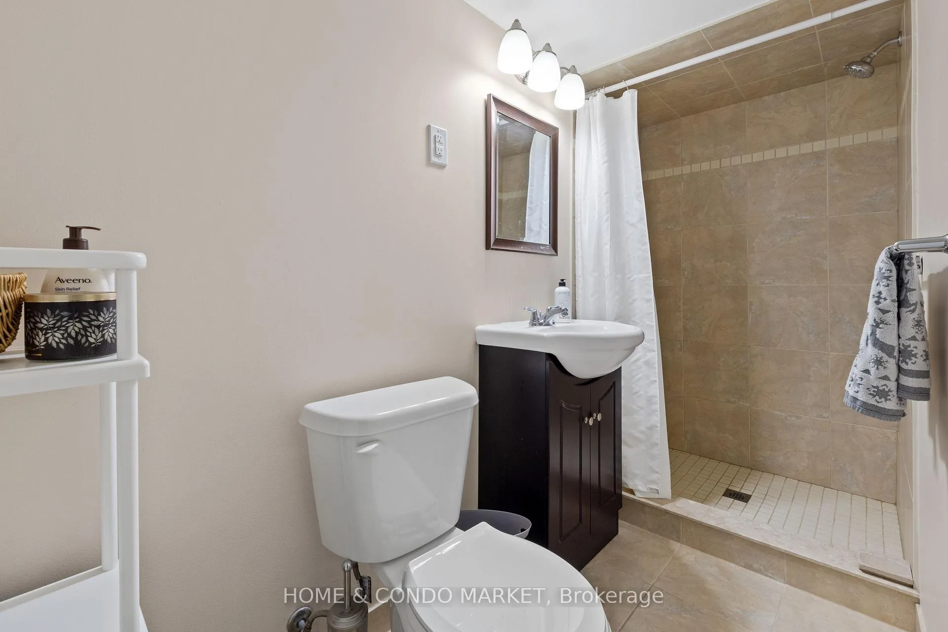 Photo 19 of 128 Bond Street N, Hamilton, Westdale — HOMEH