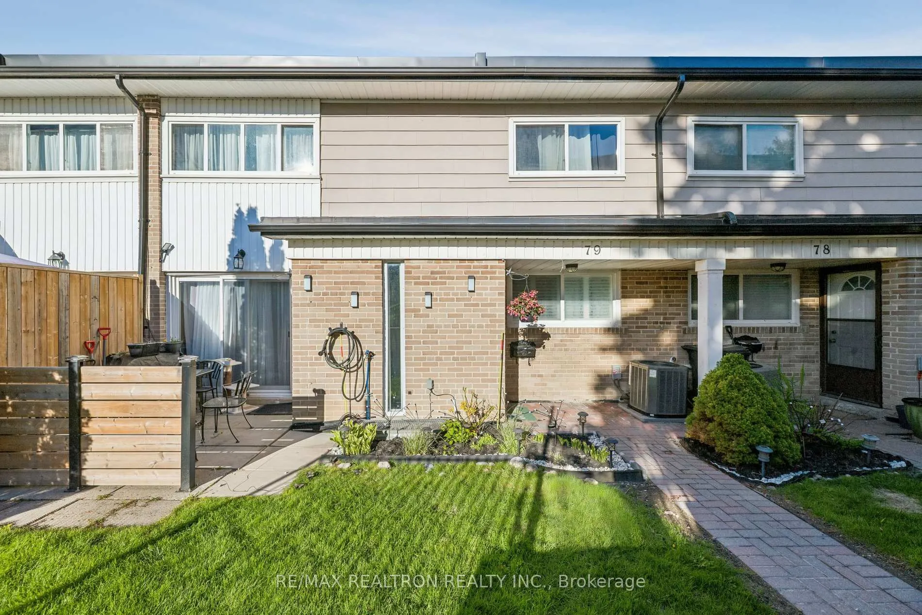 Photo 2 of Unit 79, 925 Bayly Street W, Pickering, West Shore — HOMEH