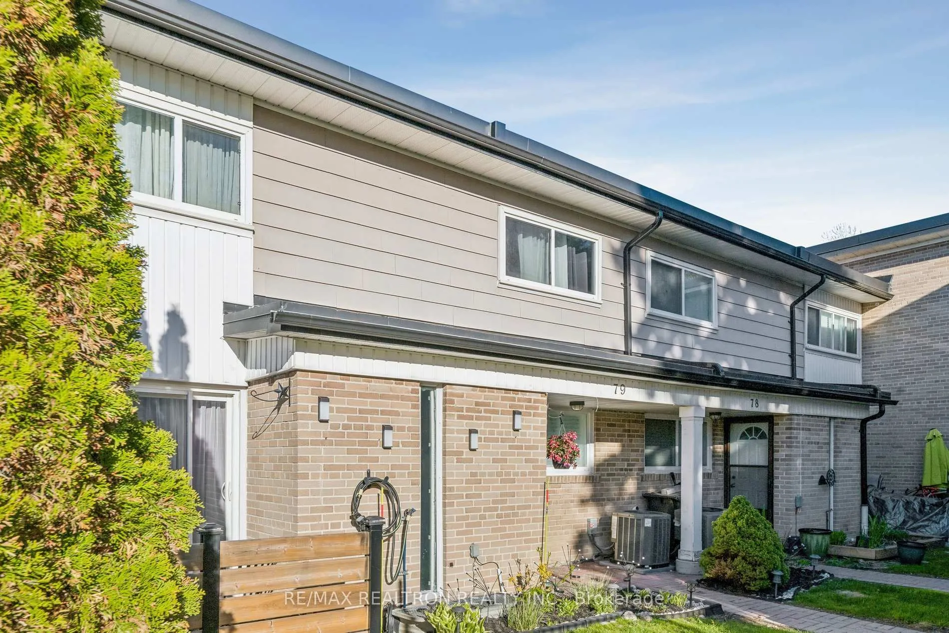 Photo 3 of Unit 79, 925 Bayly Street W, Pickering, West Shore — HOMEH