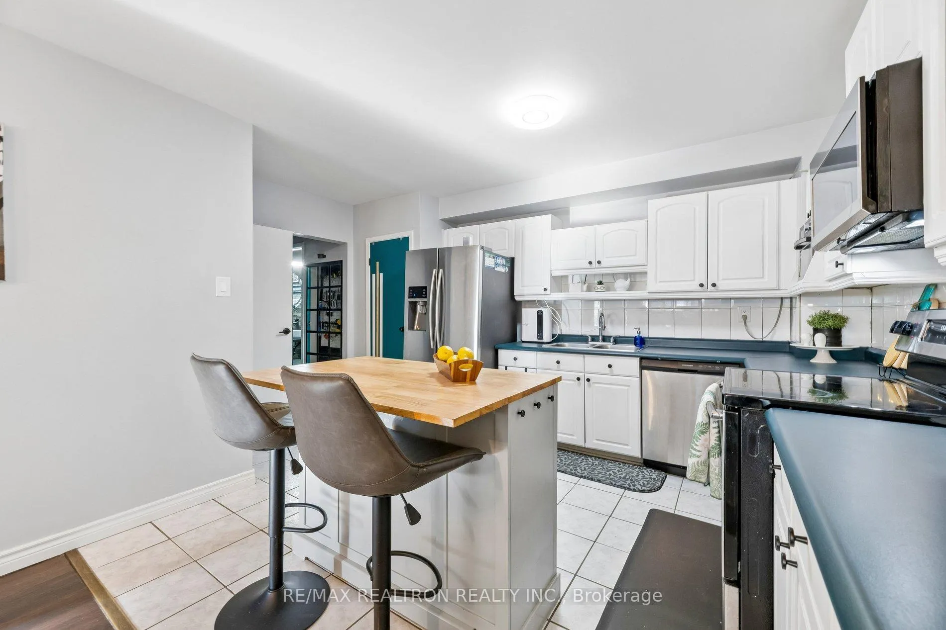 Photo 12 of Unit 79, 925 Bayly Street W, Pickering, West Shore — HOMEH