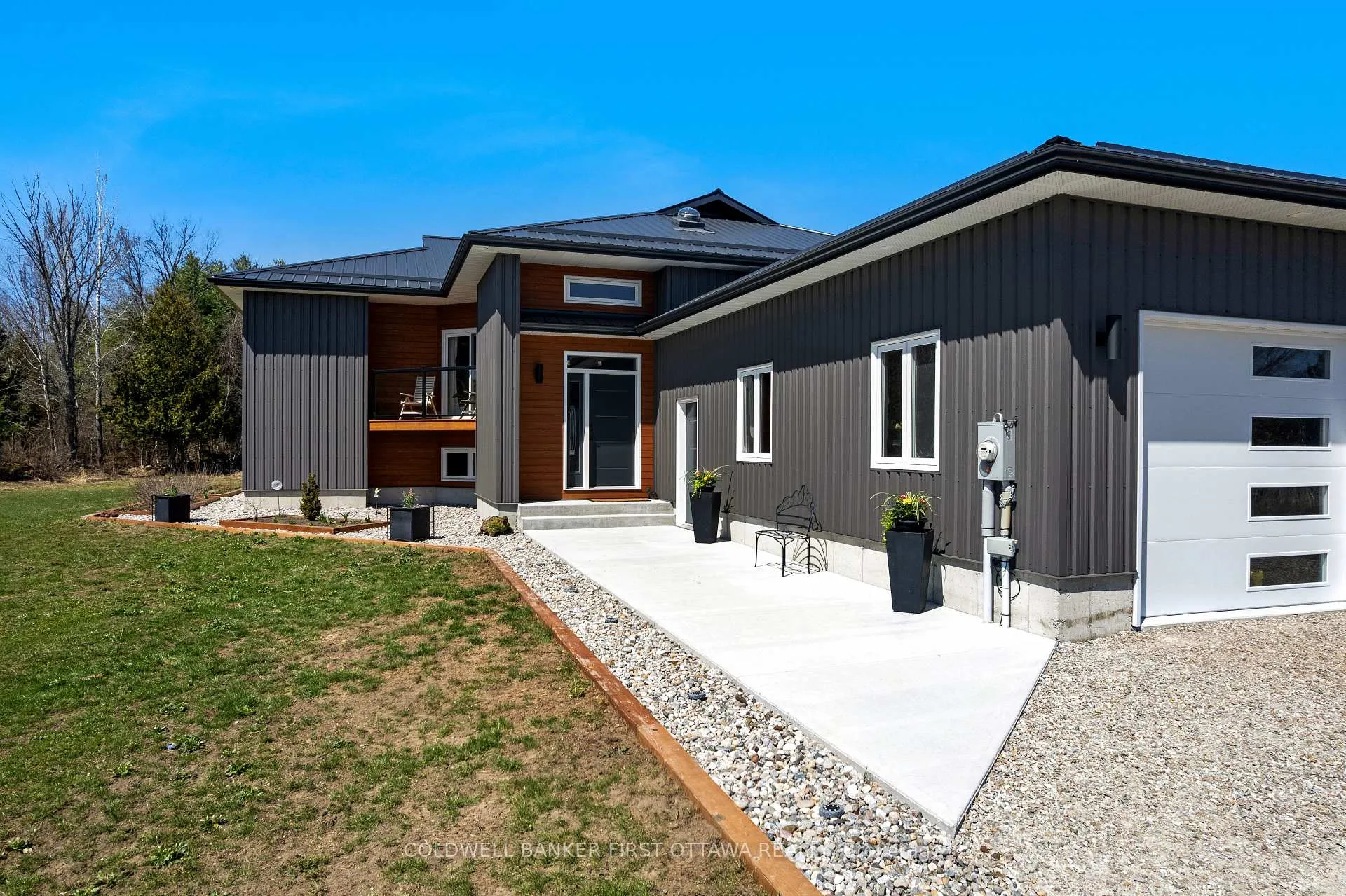 Photo 3 of 462 Althorpe Road, Tay Valley, Bathurst/Burgess & Sherbrooke (Bathurst) Twp — HOMEH