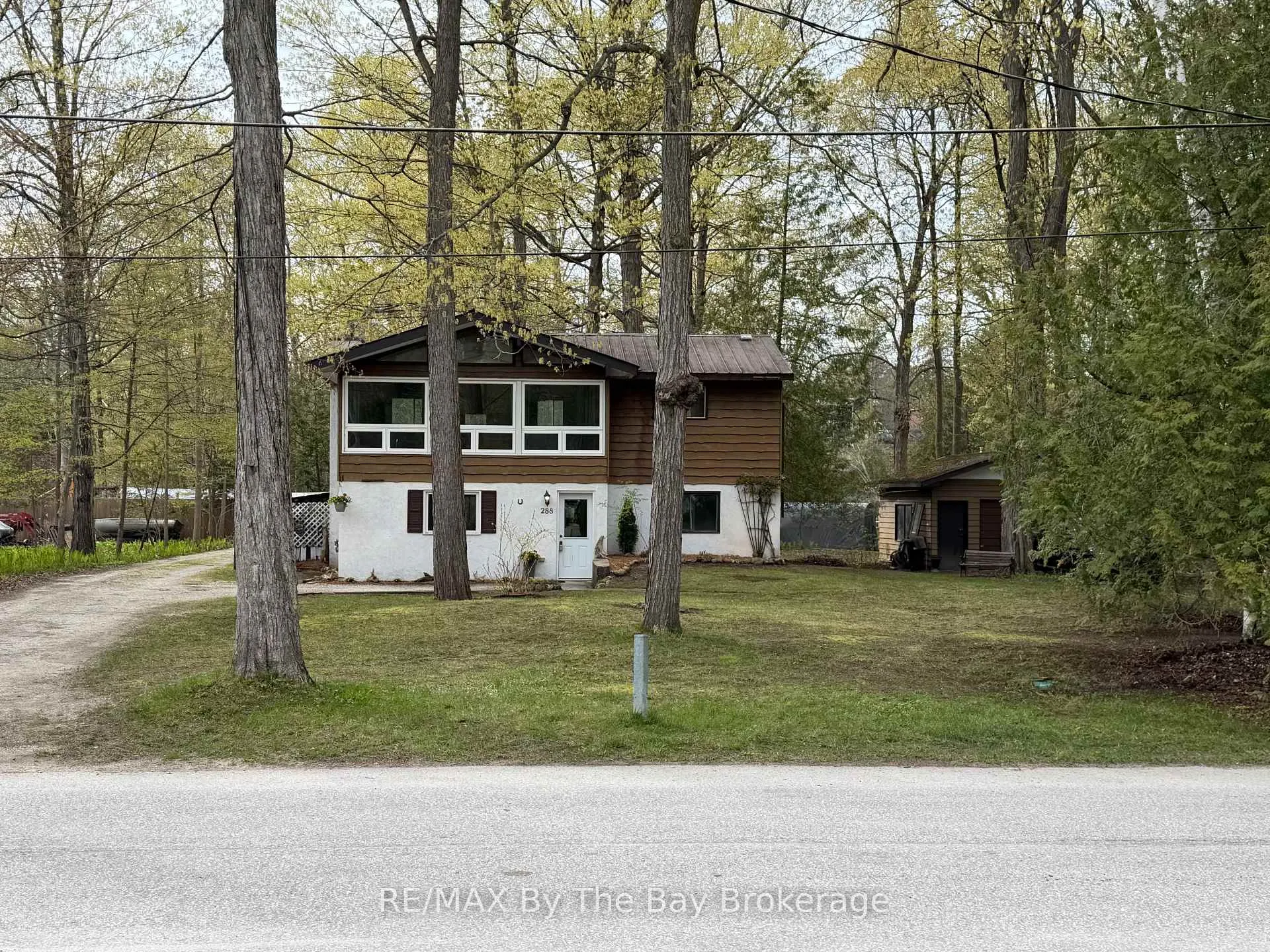 Photo 2 of 288 Knox Road E, Wasaga Beach — HOMEH