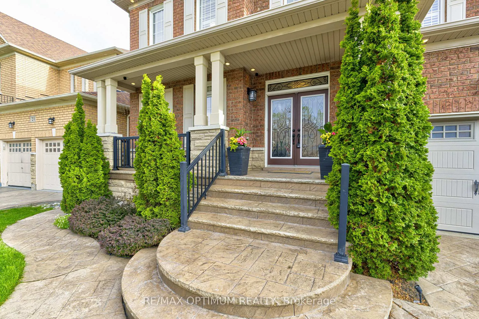 Photo 2 of 30 Sorbonne Drive, Brampton, Vales of Castlemore North — HOMEH