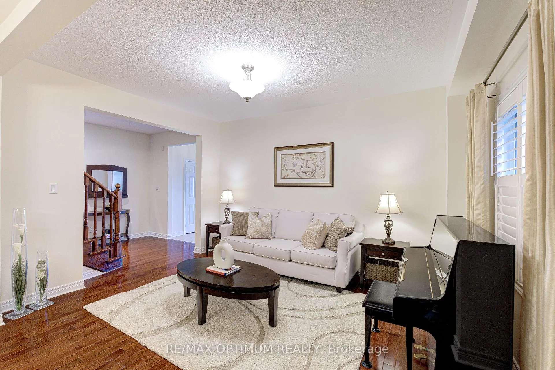 Photo 6 of 30 Sorbonne Drive, Brampton, Vales of Castlemore North — HOMEH