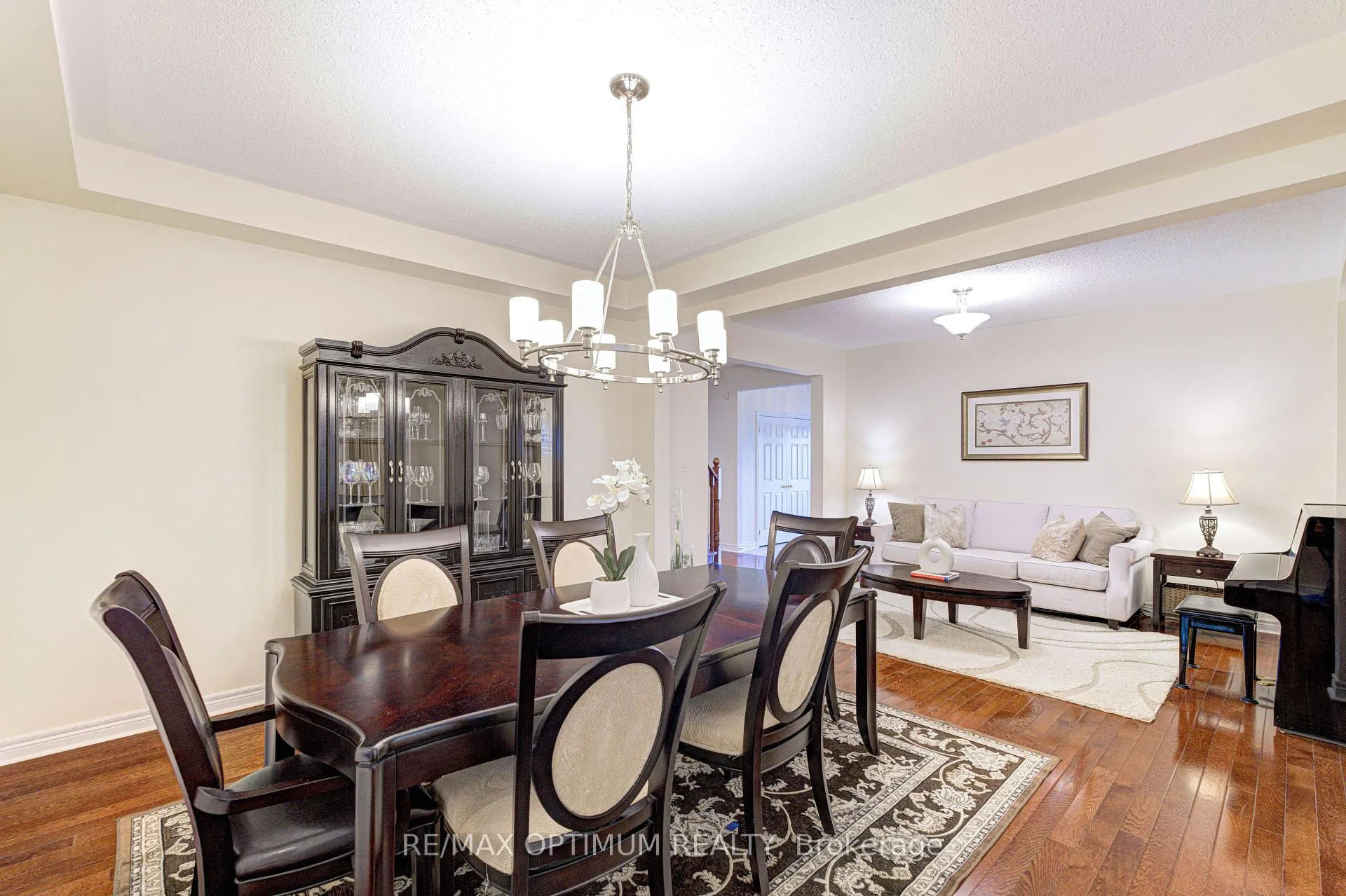 Photo 8 of 30 Sorbonne Drive, Brampton, Vales of Castlemore North — HOMEH