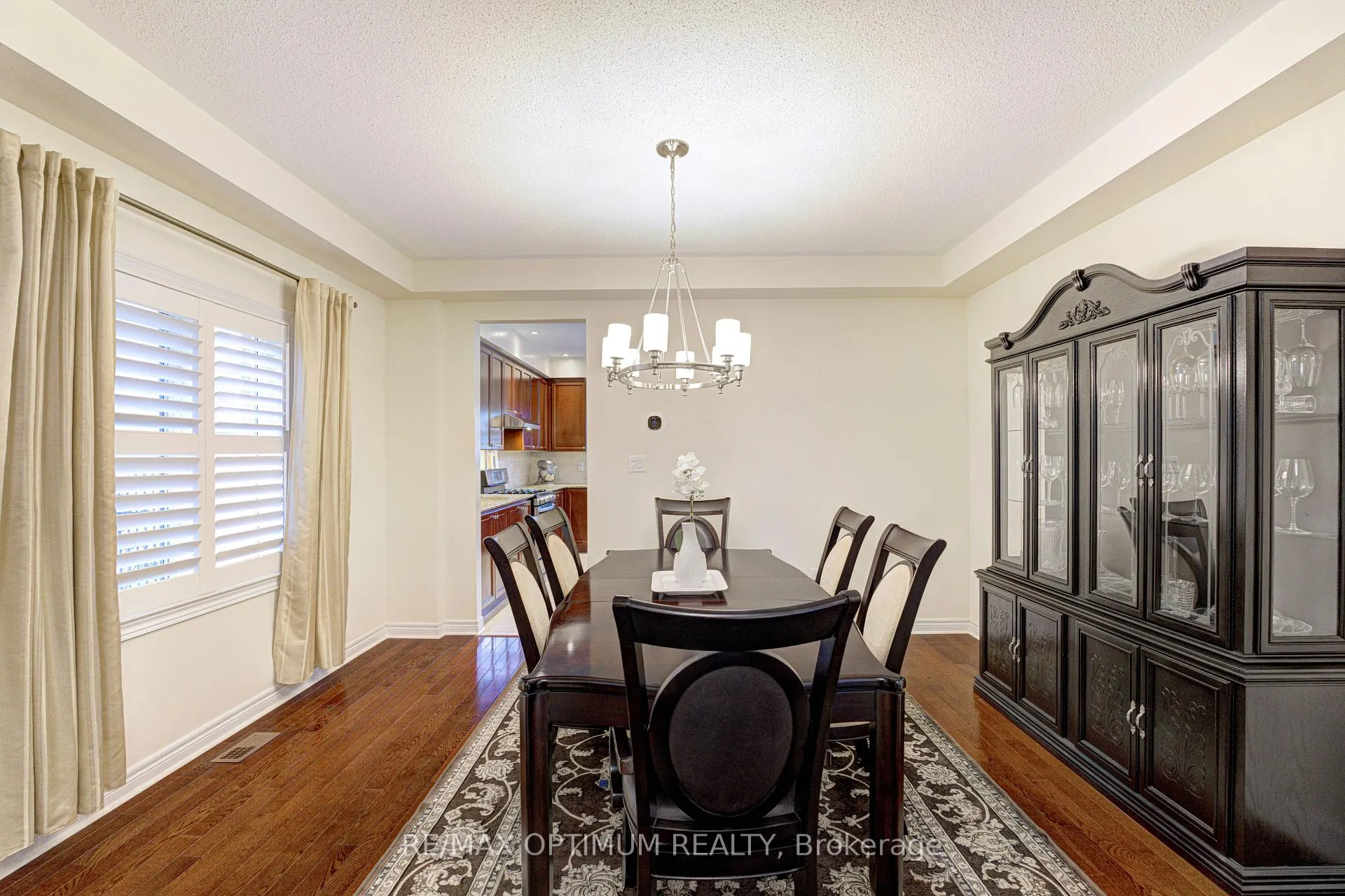 Photo 9 of 30 Sorbonne Drive, Brampton, Vales of Castlemore North — HOMEH