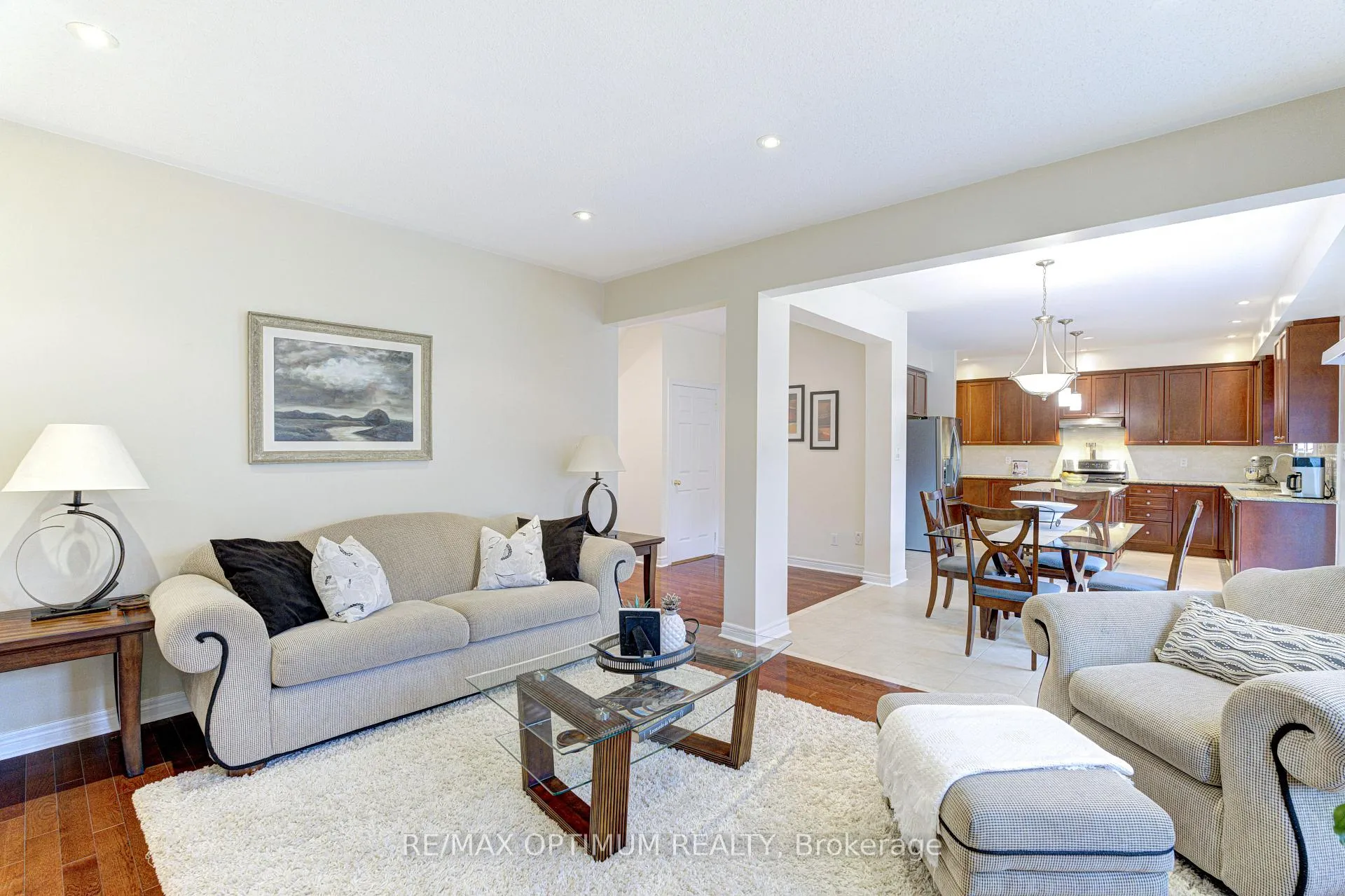 Photo 11 of 30 Sorbonne Drive, Brampton, Vales of Castlemore North — HOMEH