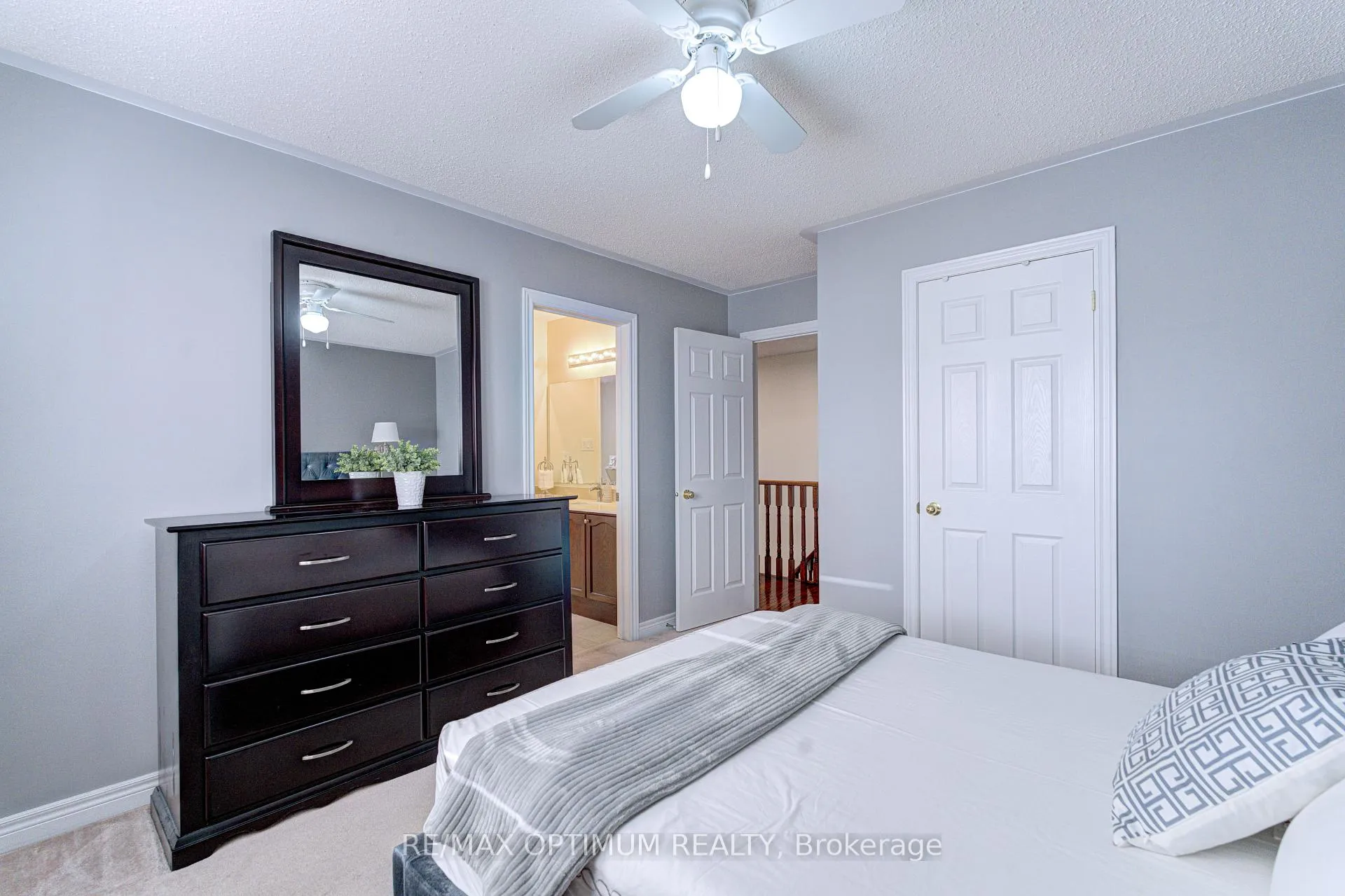 Photo 24 of 30 Sorbonne Drive, Brampton, Vales of Castlemore North — HOMEH