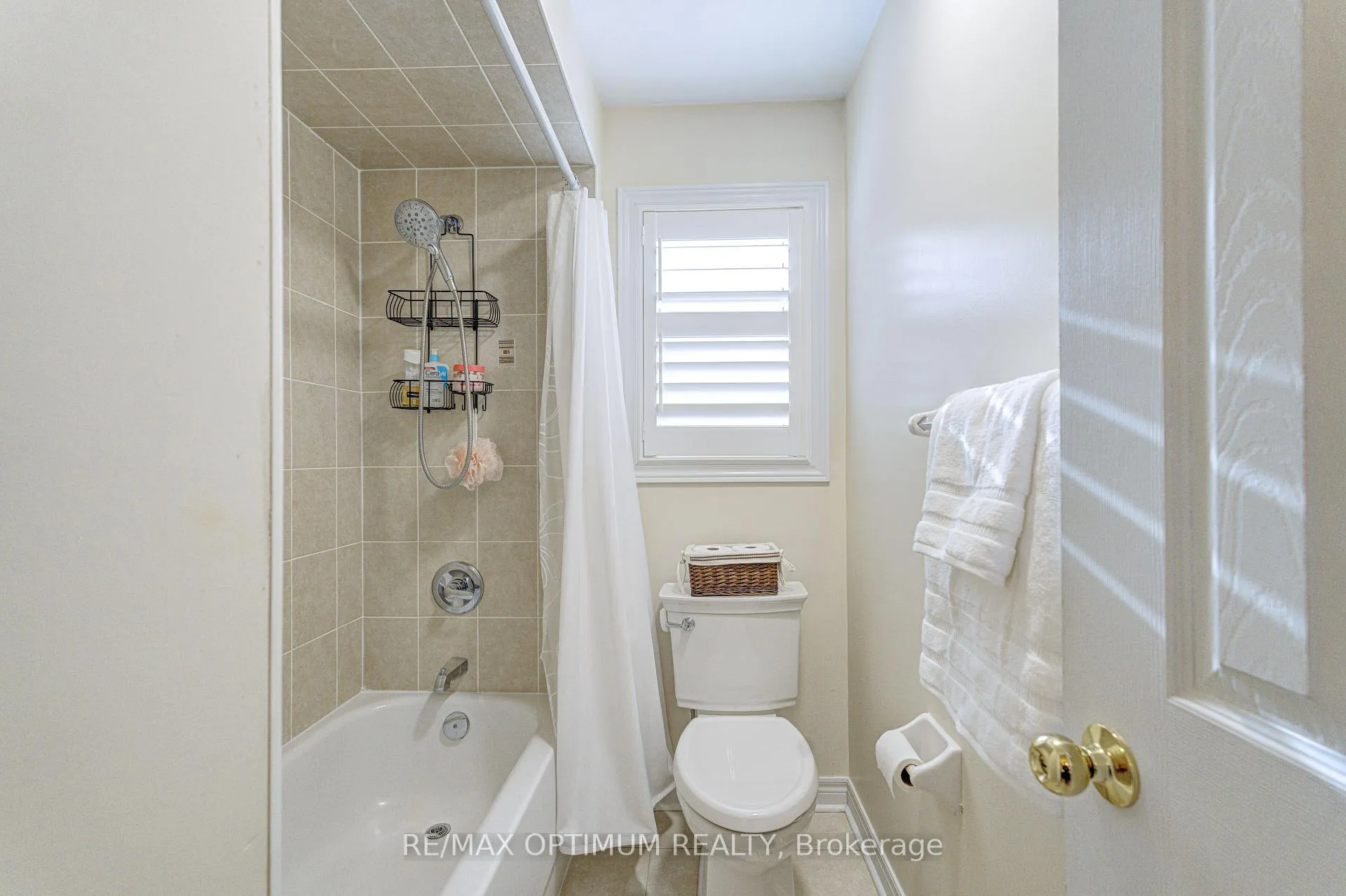 Photo 26 of 30 Sorbonne Drive, Brampton, Vales of Castlemore North — HOMEH