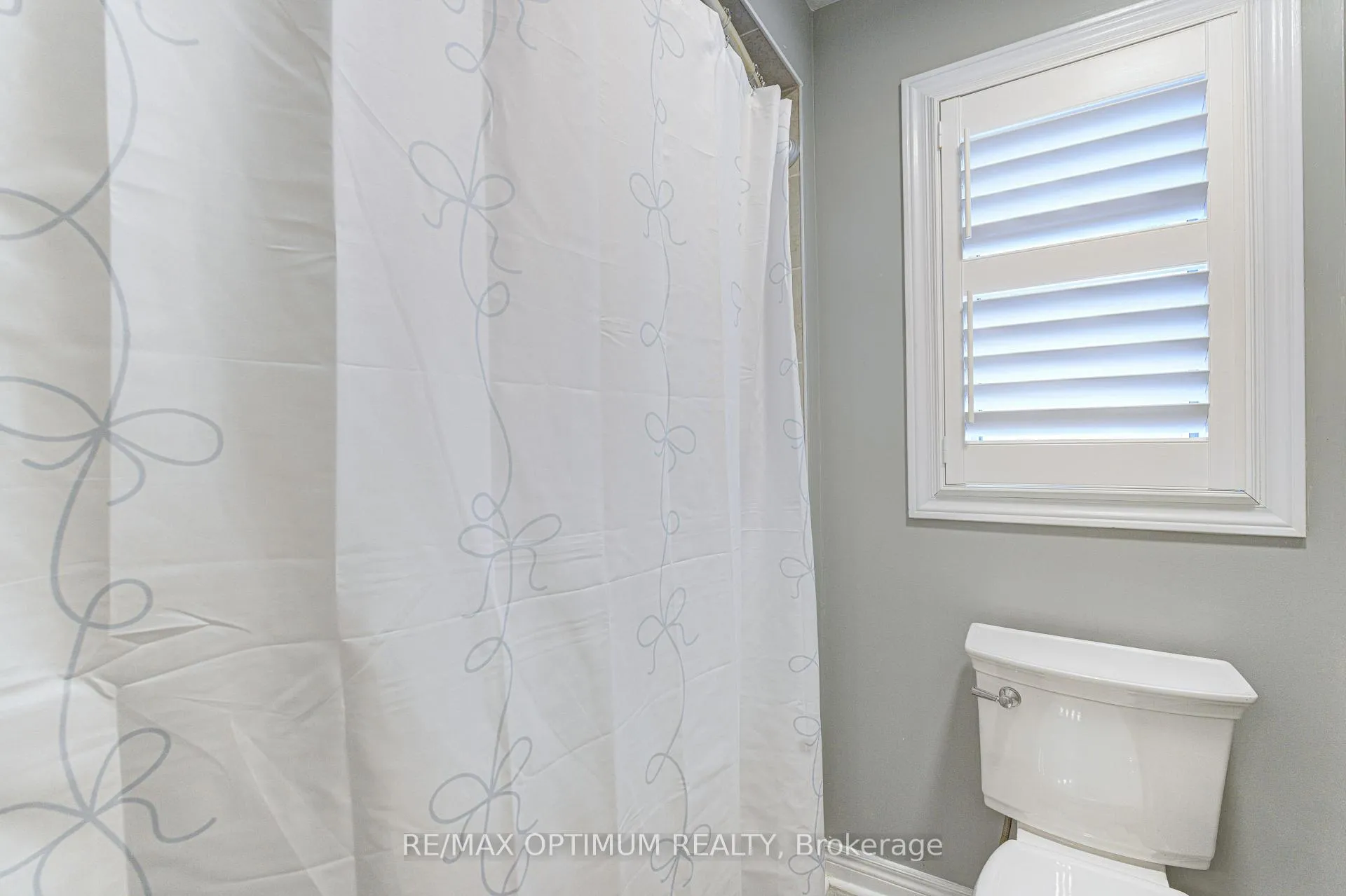 Photo 33 of 30 Sorbonne Drive, Brampton, Vales of Castlemore North — HOMEH