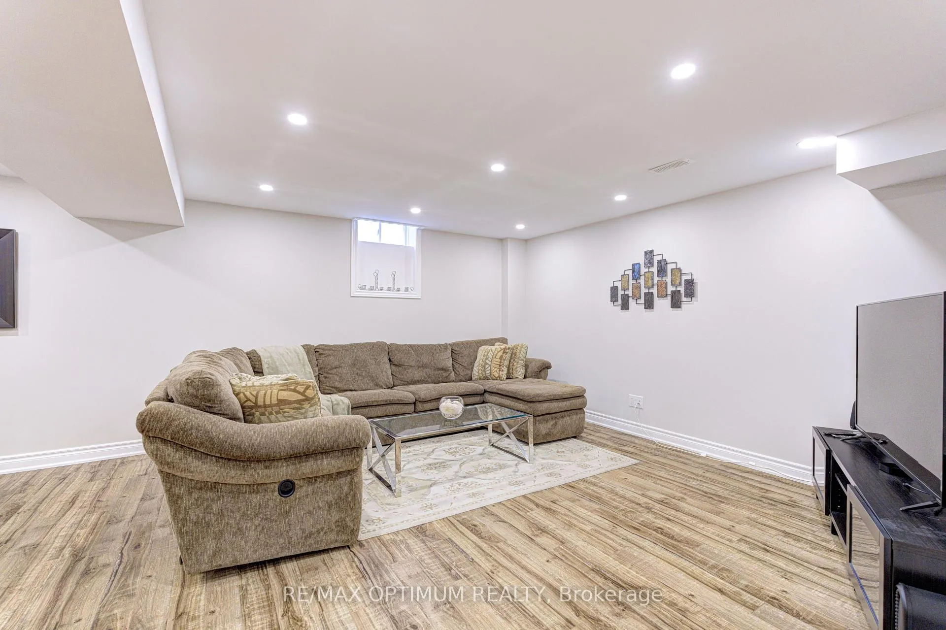 Photo 42 of 30 Sorbonne Drive, Brampton, Vales of Castlemore North — HOMEH