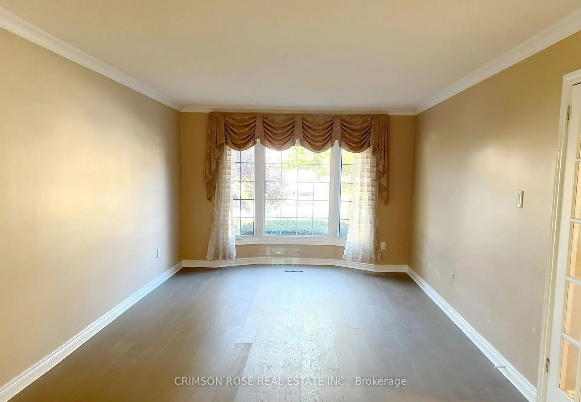 Photo 8 of 2037 Schoolmaster Circle, Oakville, Glen Abbey — HOMEH