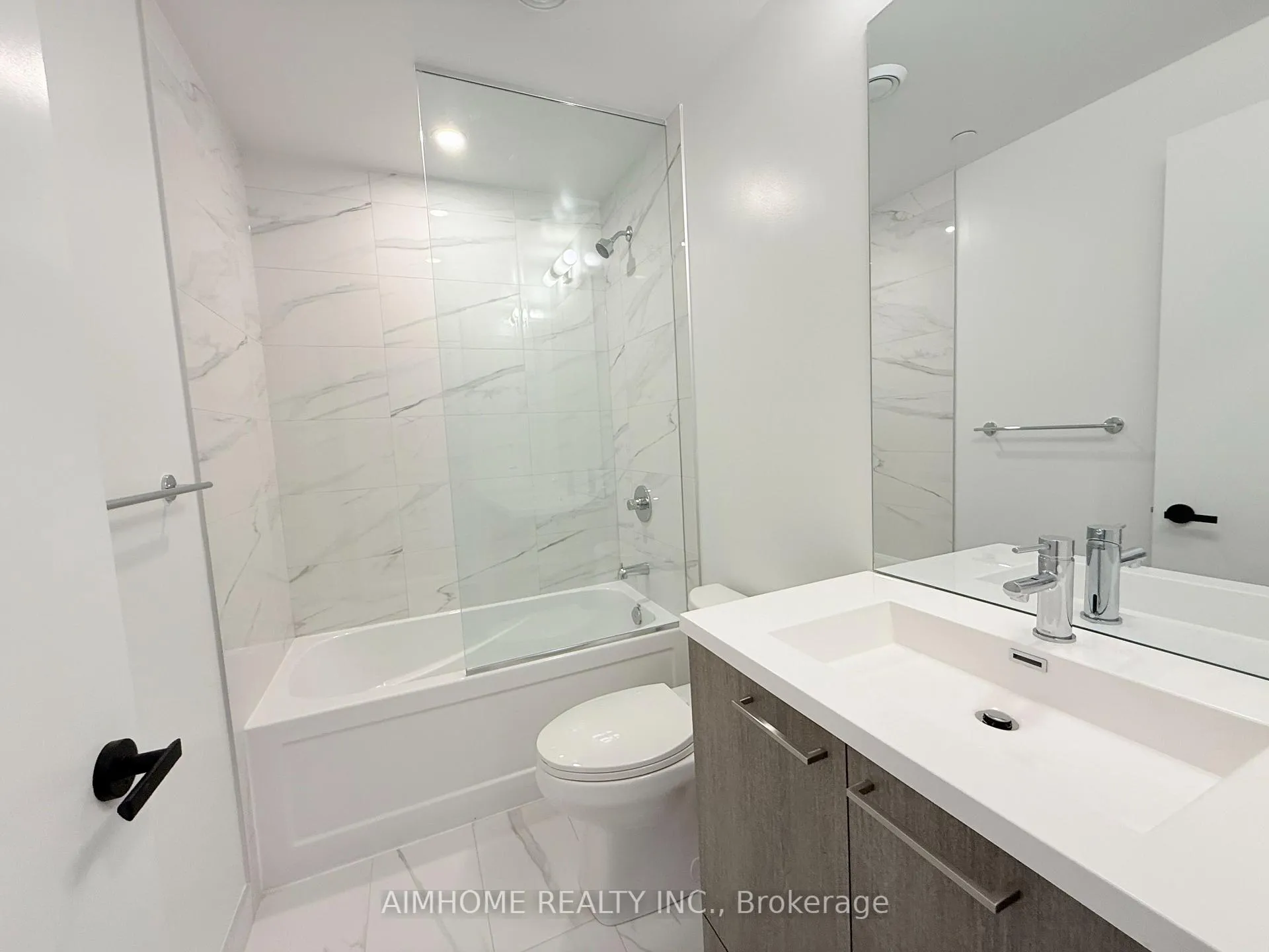 Photo 4 of Unit 4507, 195 Commerce Street, Vaughan, Vaughan Corporate Centre — HOMEH