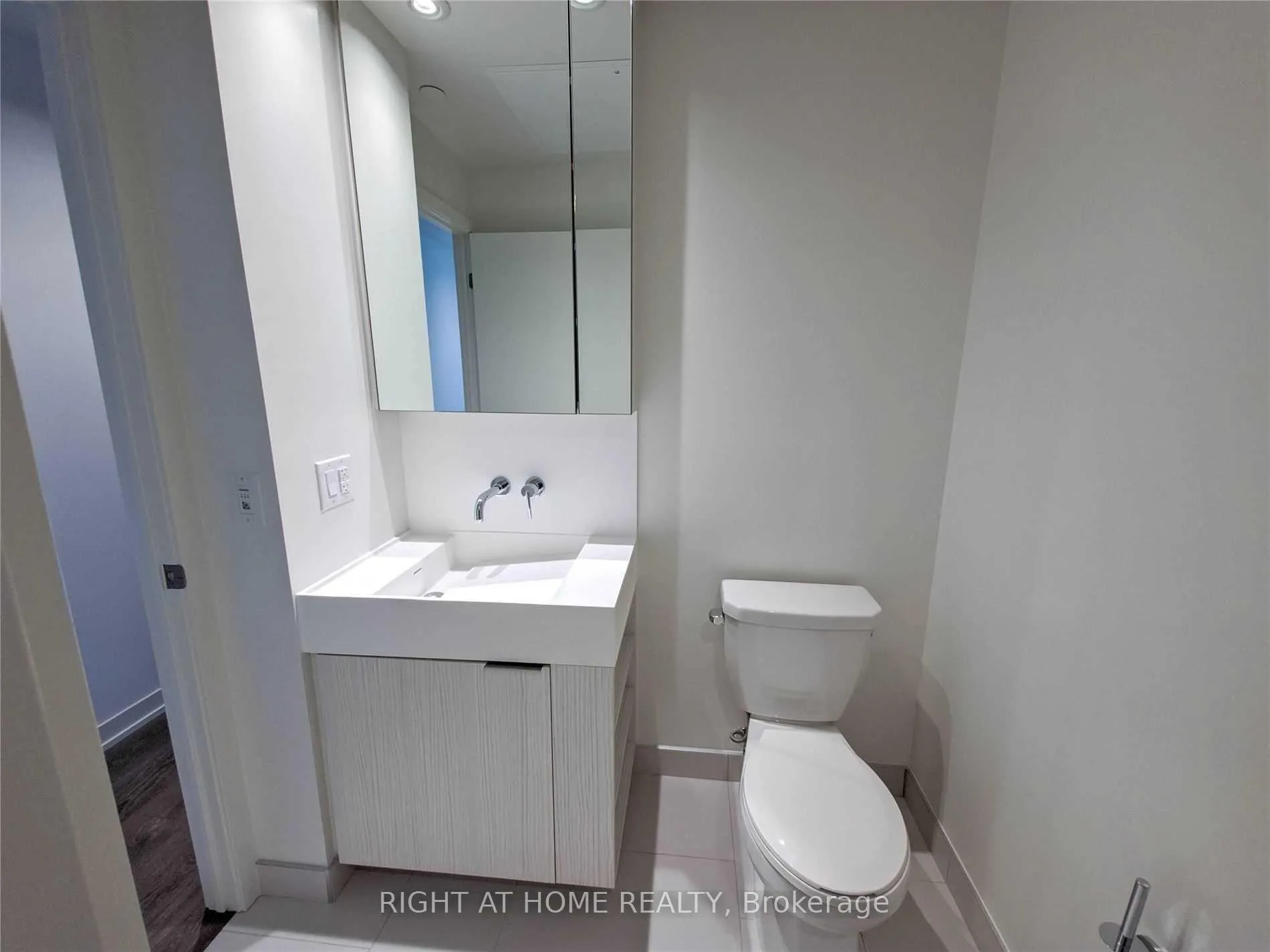 Photo 4 of Unit 615, 20 Richardson Street, Toronto, Waterfront Communities — HOMEH