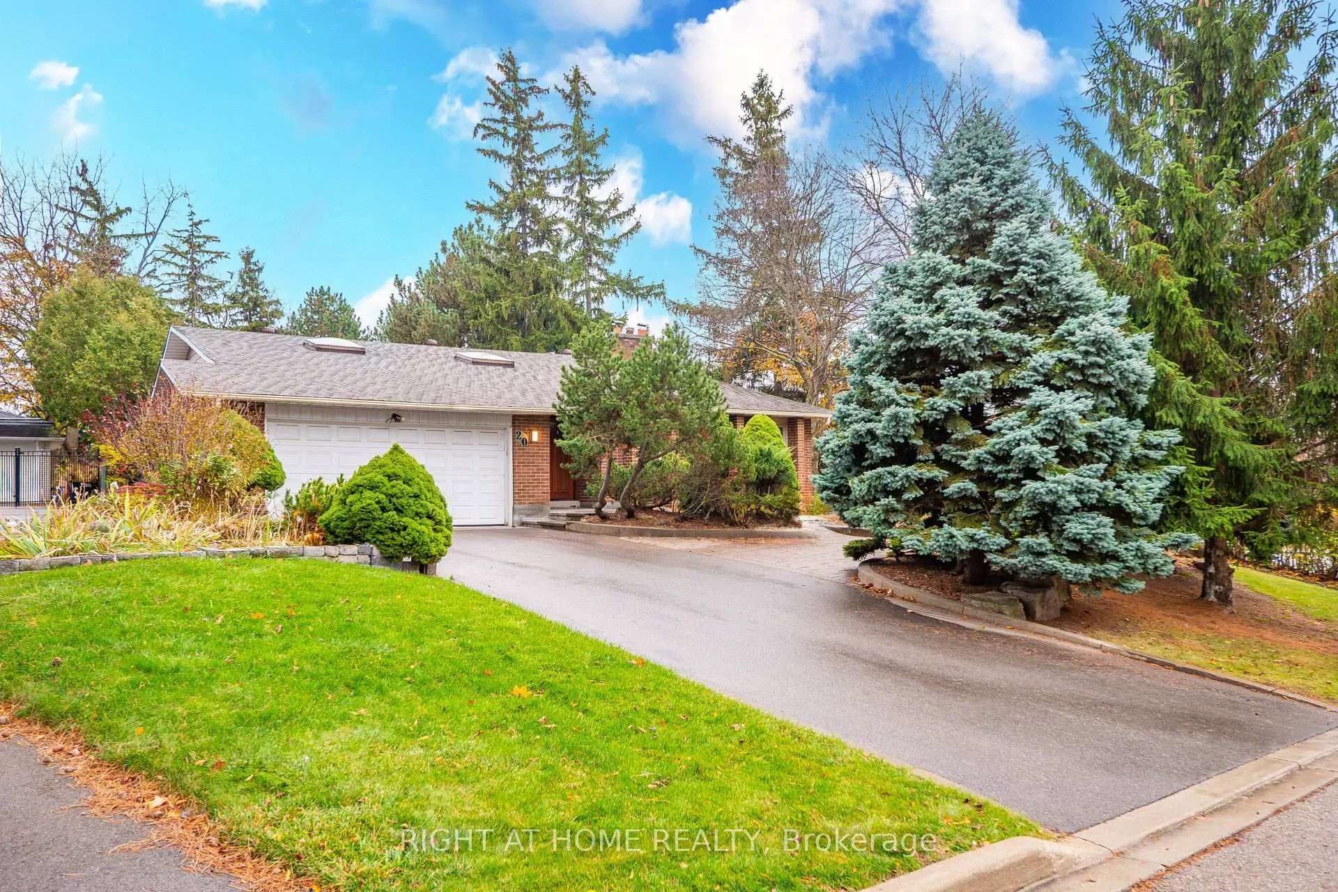 Photo 1 of 20 Pine Ridge Lane, Brampton, Brampton East — HOMEH