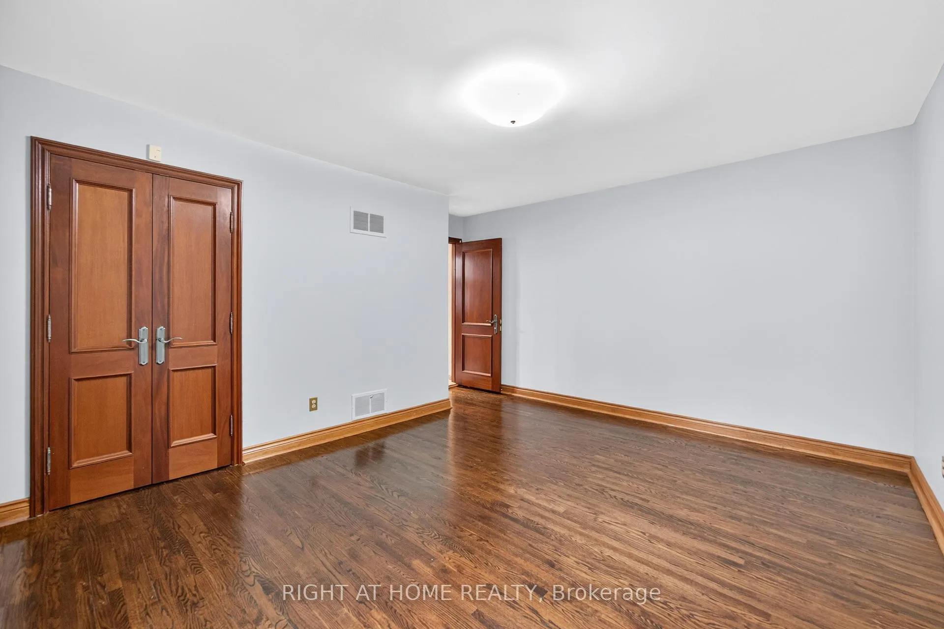 Photo 24 of 20 Pine Ridge Lane, Brampton, Brampton East — HOMEH