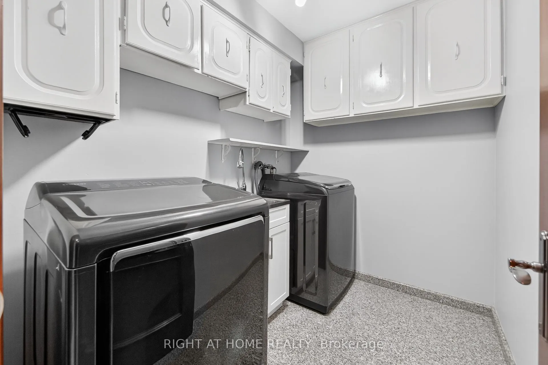 Photo 25 of 20 Pine Ridge Lane, Brampton, Brampton East — HOMEH