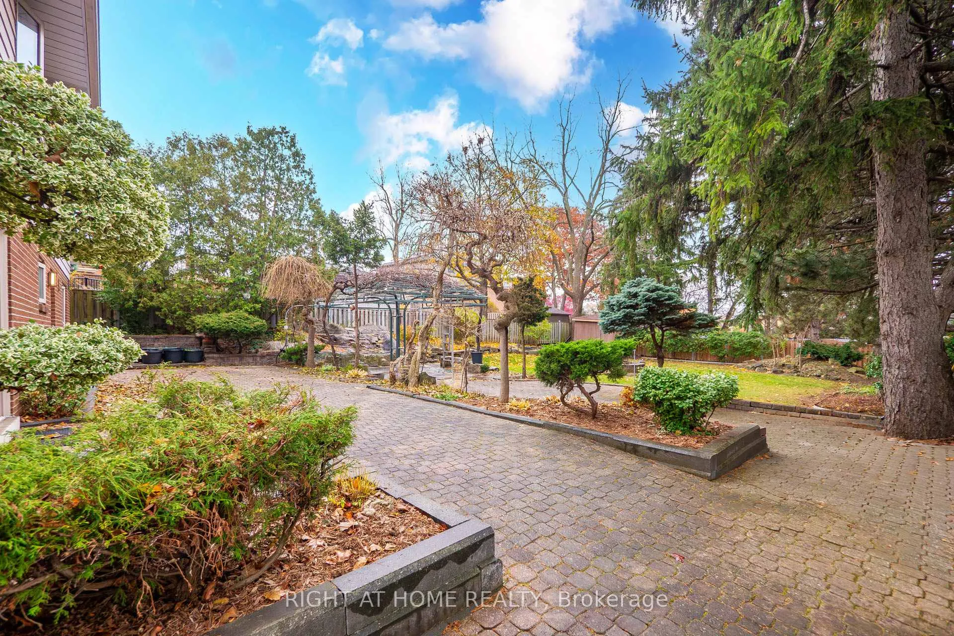 Photo 38 of 20 Pine Ridge Lane, Brampton, Brampton East — HOMEH