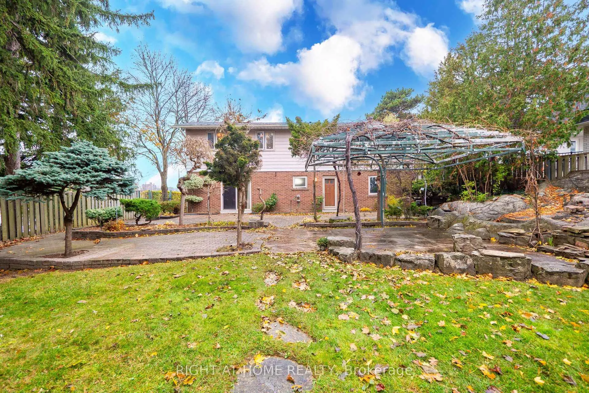 Photo 40 of 20 Pine Ridge Lane, Brampton, Brampton East — HOMEH