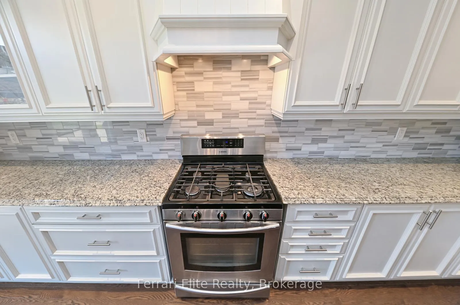 Photo 15 of 32 Copeland Crescent, Innisfil, Cookstown — HOMEH