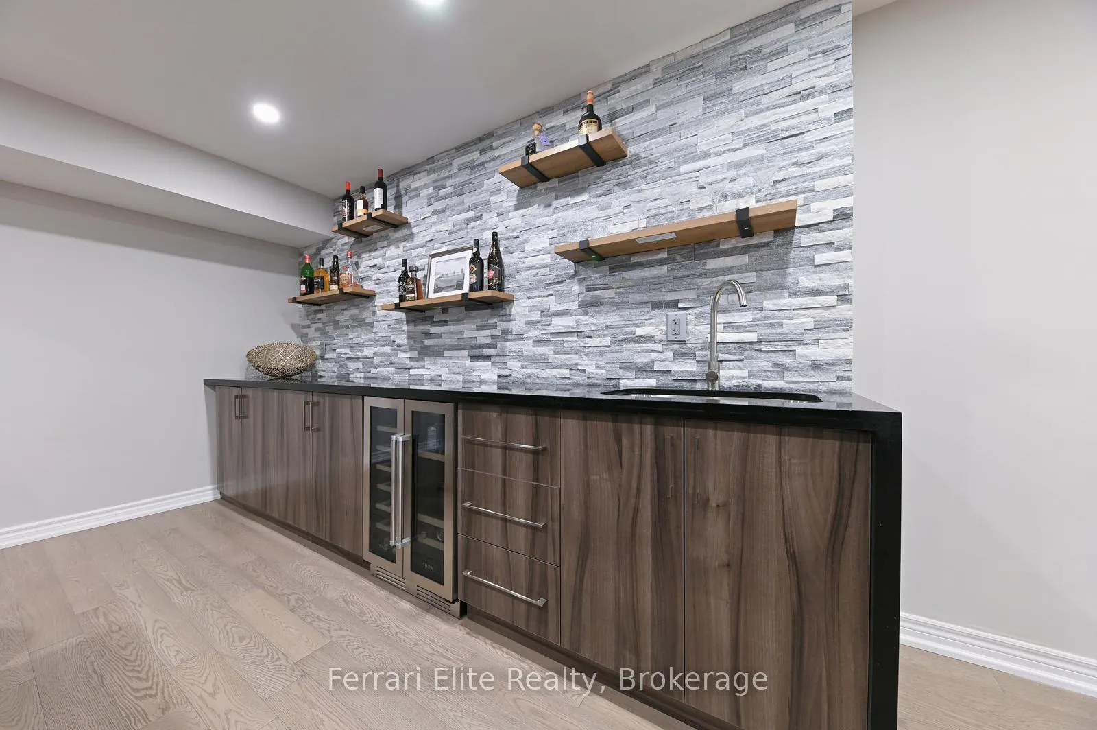 Photo 29 of 32 Copeland Crescent, Innisfil, Cookstown — HOMEH