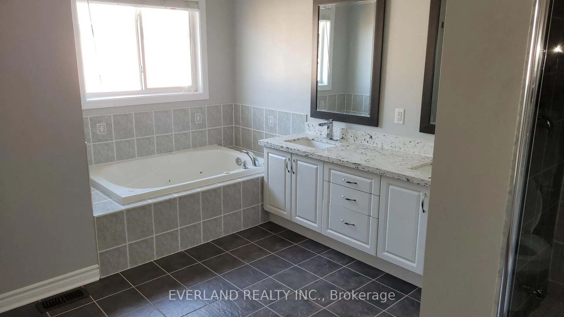 Photo 13 of 58 Casa Nova Drive, Vaughan, Vellore Village — HOMEH