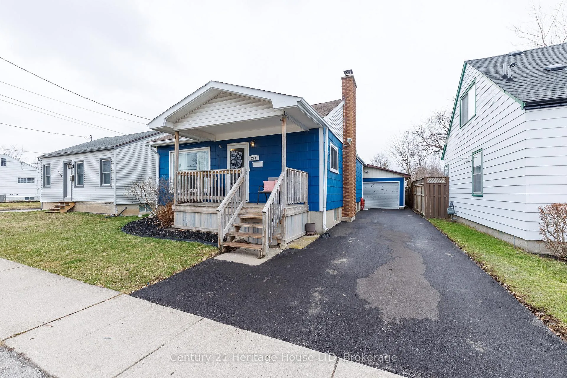 Front of 211 Grantham Avenue