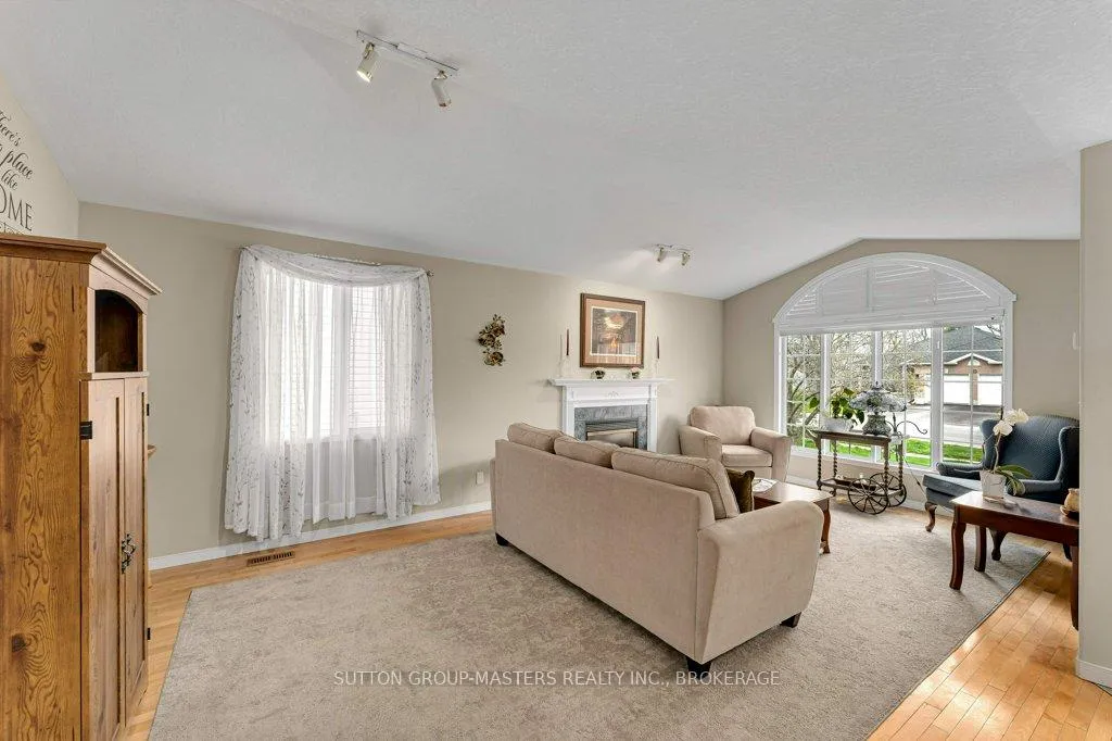 Photo 2 of 530 Sackville Crescent, Kingston, City Southwest — HOMEH