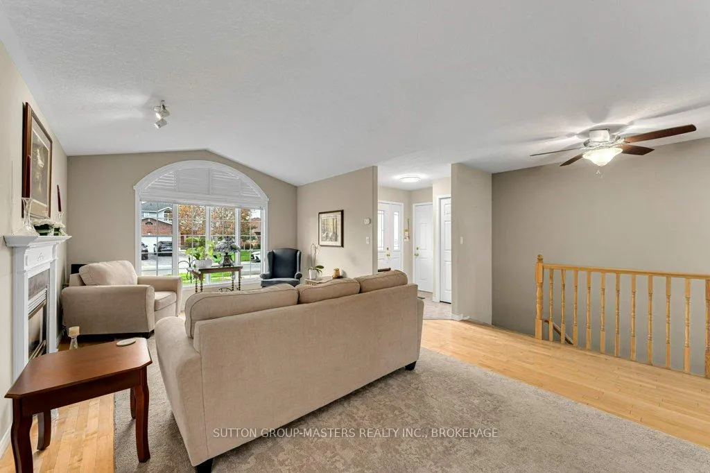 Photo 4 of 530 Sackville Crescent, Kingston, City Southwest — HOMEH