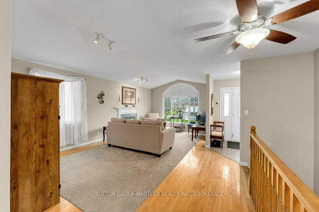 Photo 10 of 530 Sackville Crescent, Kingston, City Southwest — HOMEH