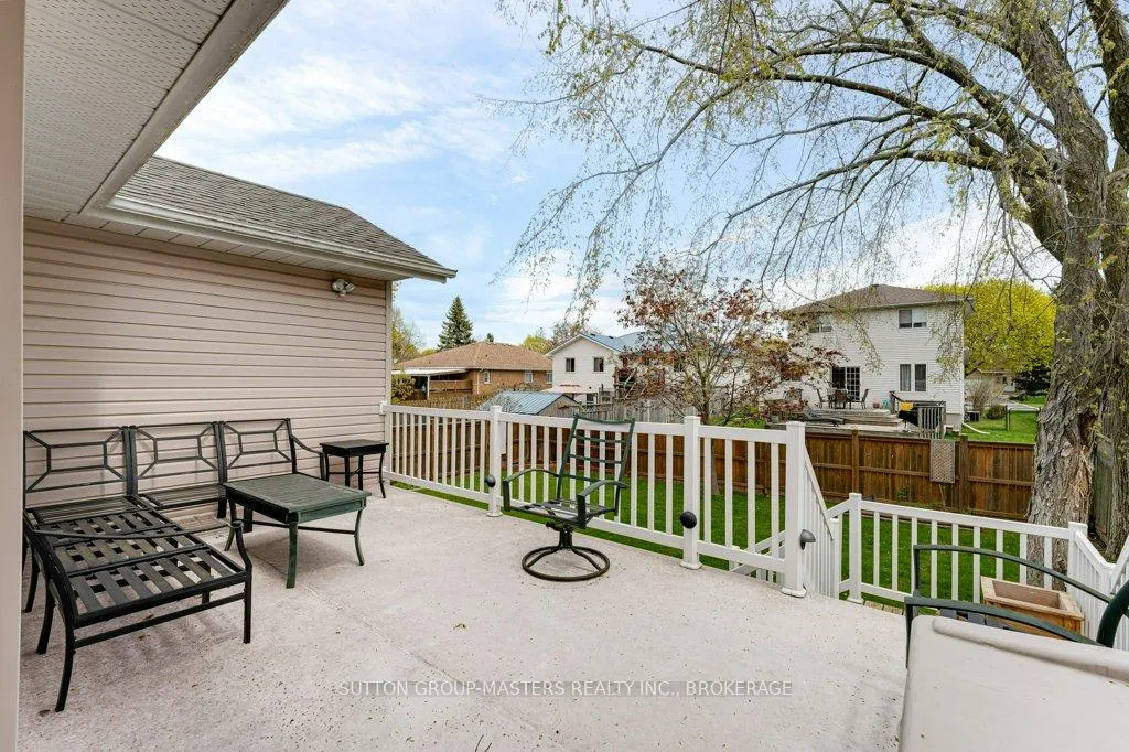 Photo 35 of 530 Sackville Crescent, Kingston, City Southwest — HOMEH
