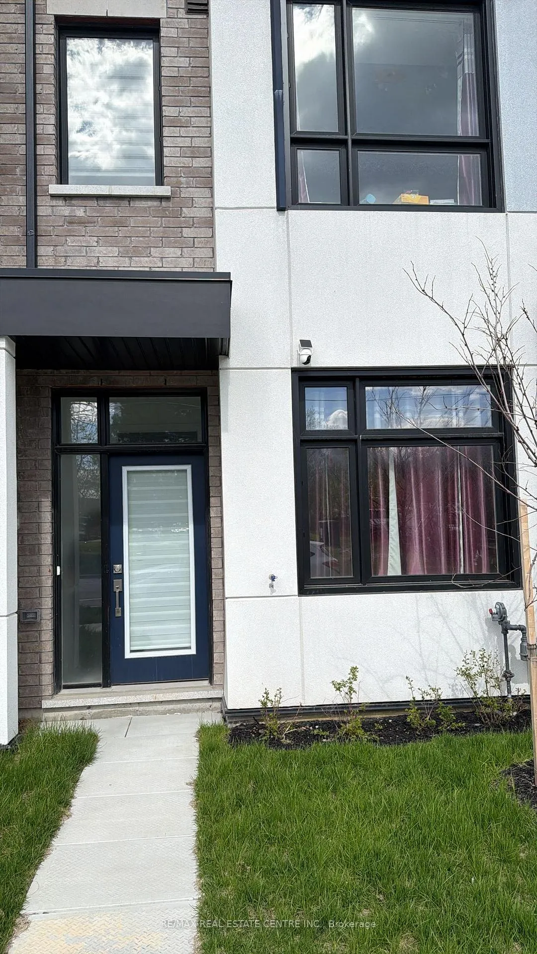 Photo 6 of 195 Monarch Avenue, Ajax, South West — HOMEH