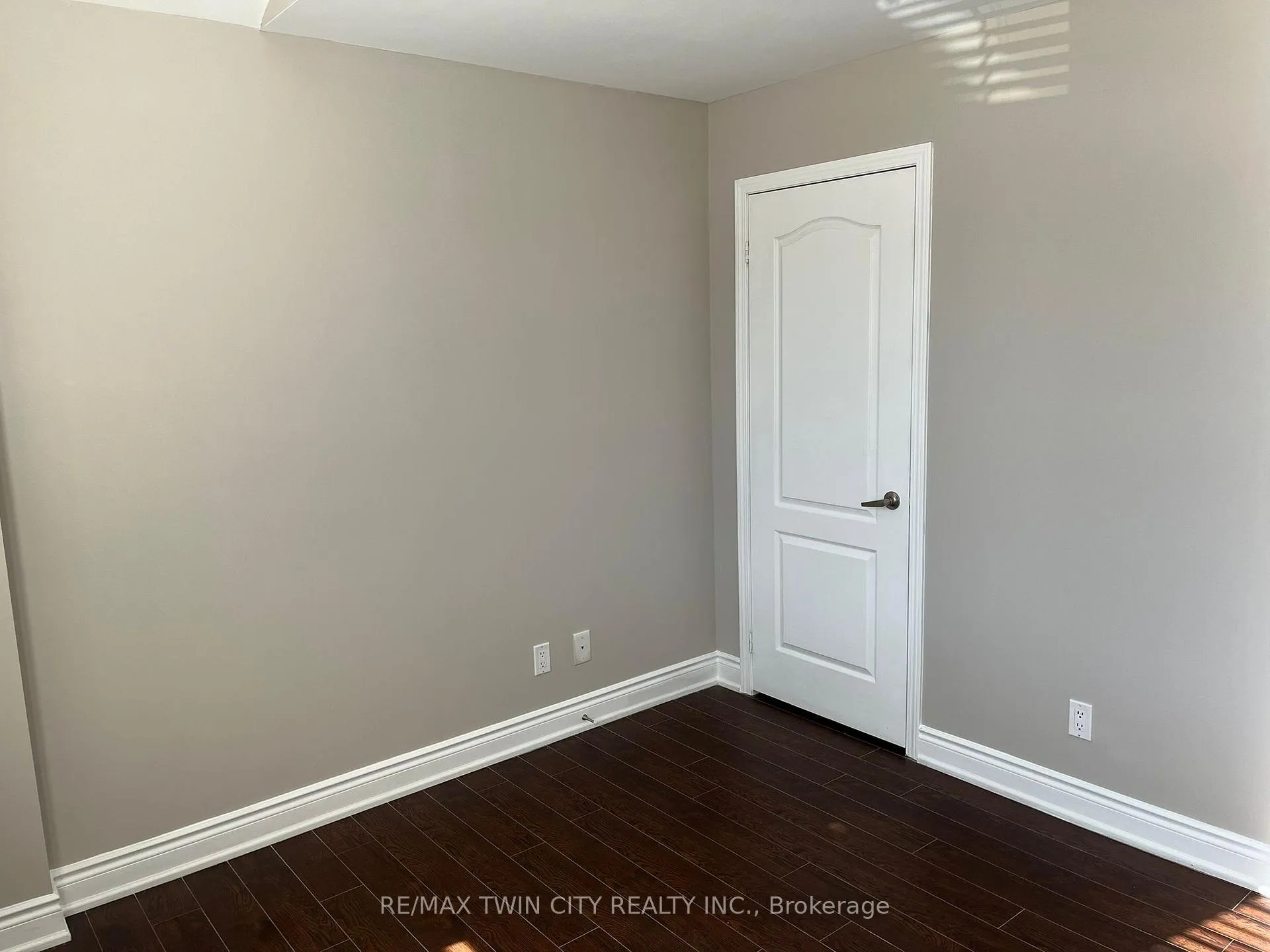 Photo 7 of Unit Main, 239 Mcdougall Crossing, Milton, Harrison — HOMEH