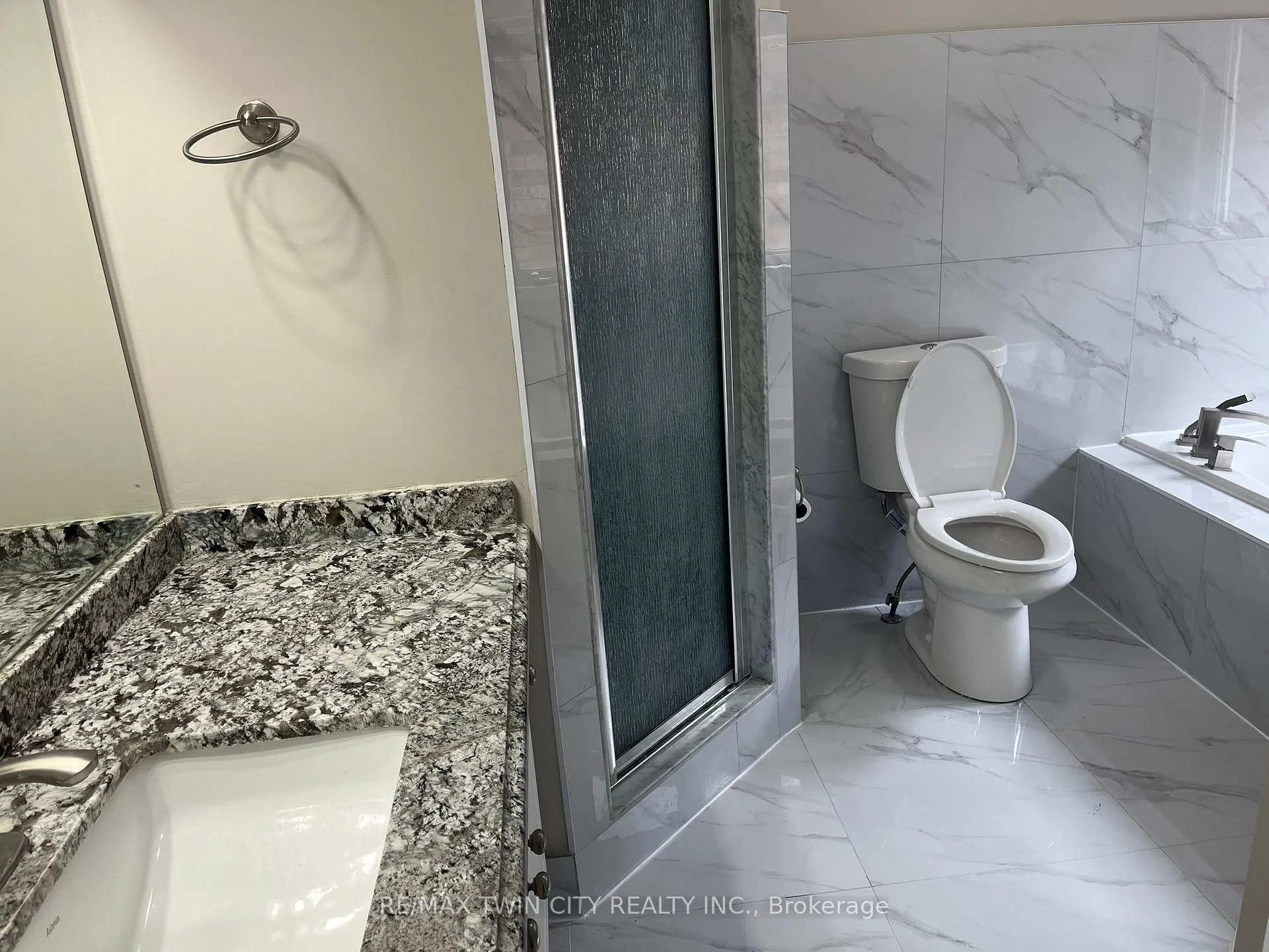 Photo 11 of Unit Main, 239 Mcdougall Crossing, Milton, Harrison — HOMEH
