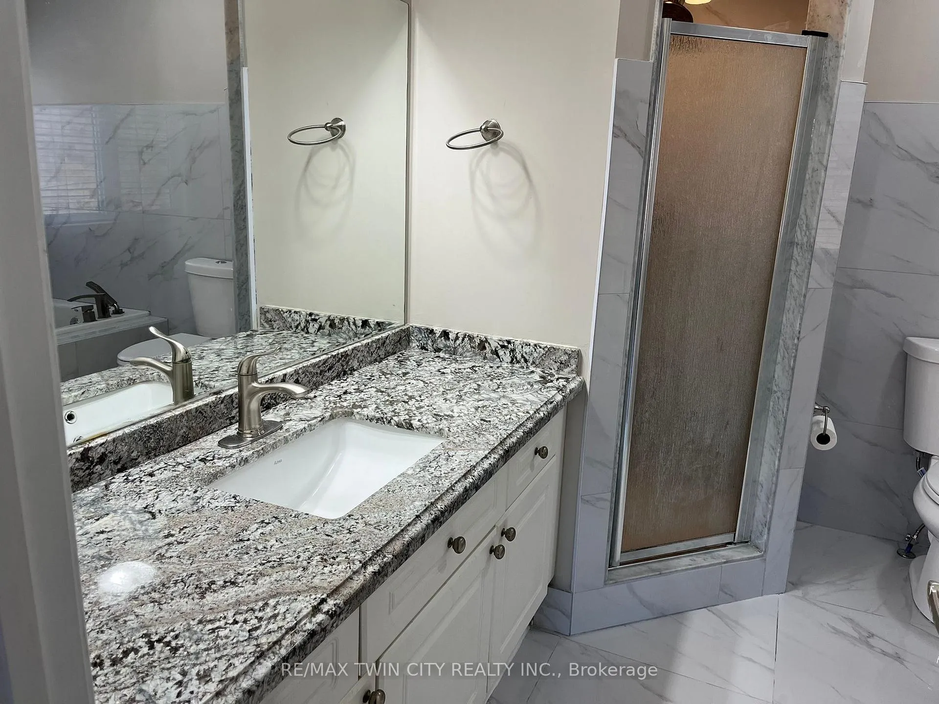 Photo 14 of Unit Main, 239 Mcdougall Crossing, Milton, Harrison — HOMEH