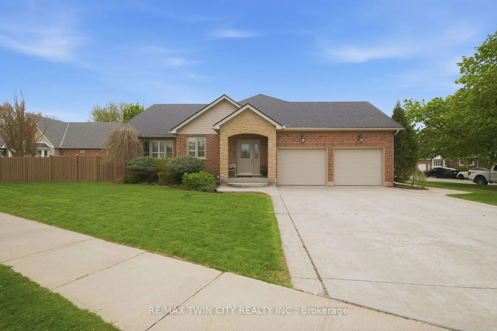 Photo 1 of 74 Franklin Street, Brantford, Henderson-Sky Acres — HOMEH