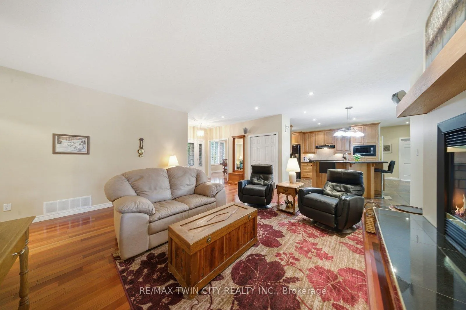 Photo 18 of 74 Franklin Street, Brantford, Henderson-Sky Acres — HOMEH