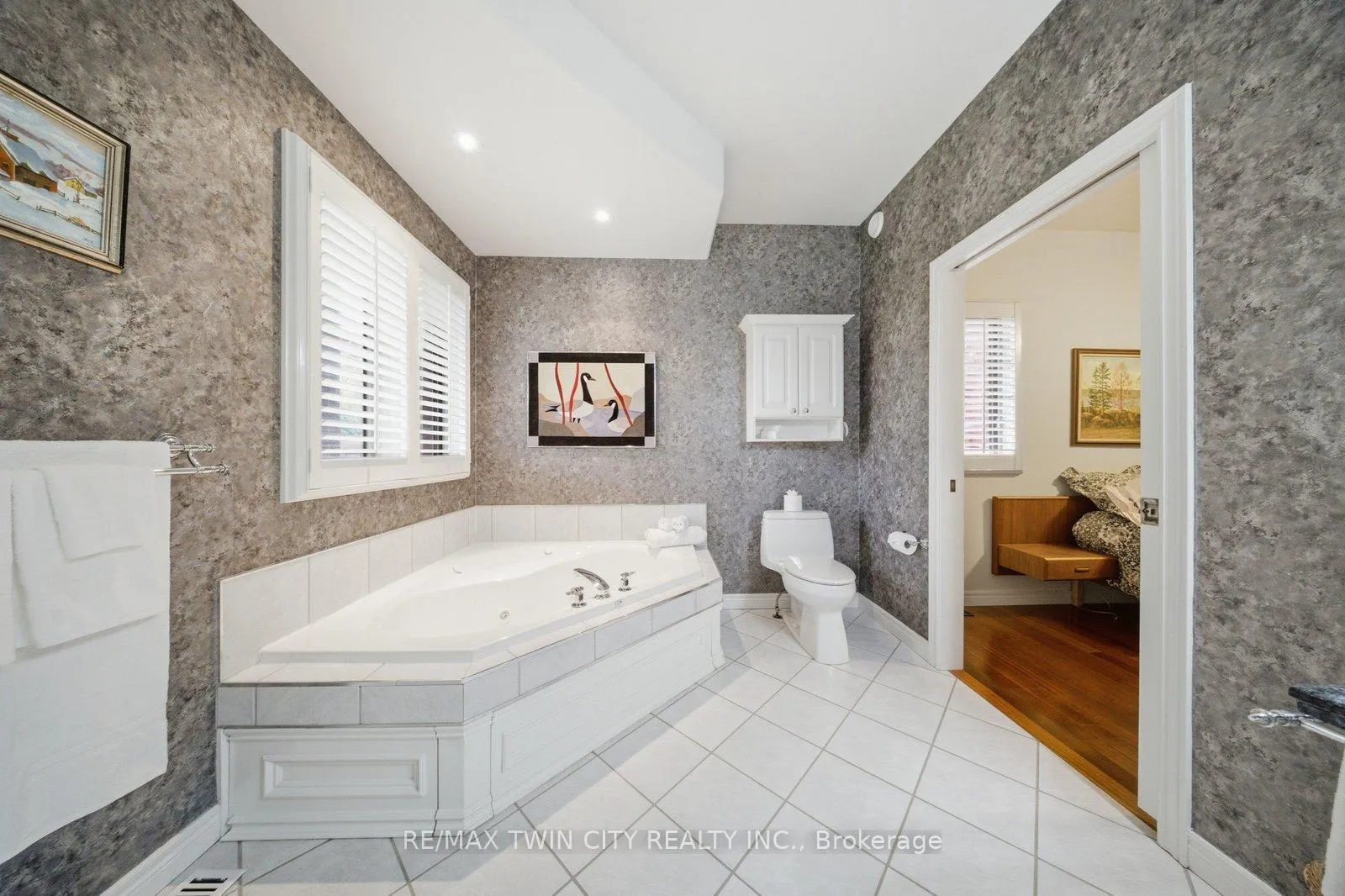 Photo 21 of 74 Franklin Street, Brantford, Henderson-Sky Acres — HOMEH