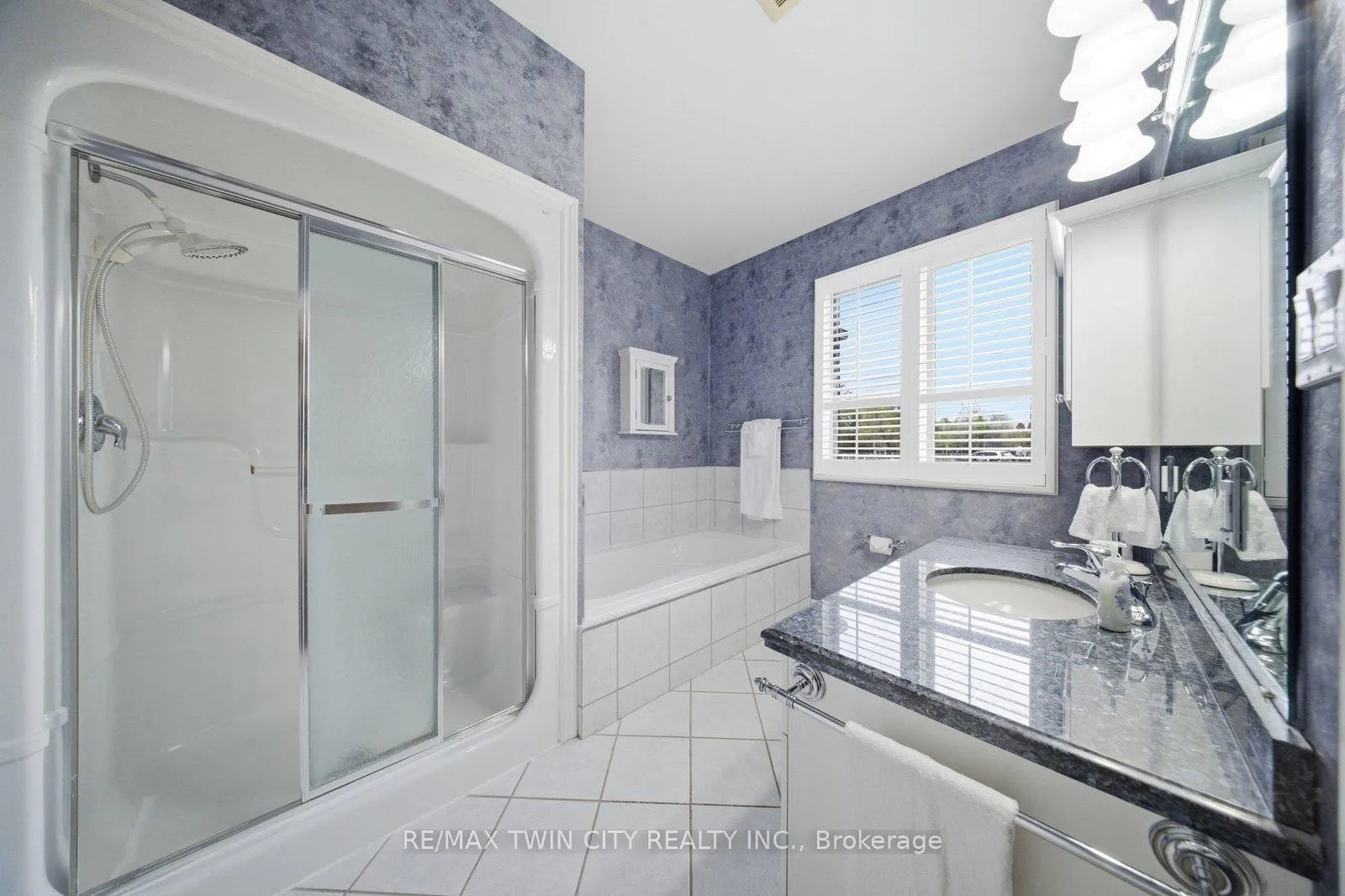 Photo 24 of 74 Franklin Street, Brantford, Henderson-Sky Acres — HOMEH
