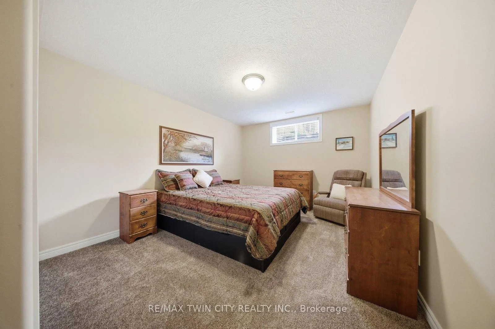 Photo 33 of 74 Franklin Street, Brantford, Henderson-Sky Acres — HOMEH