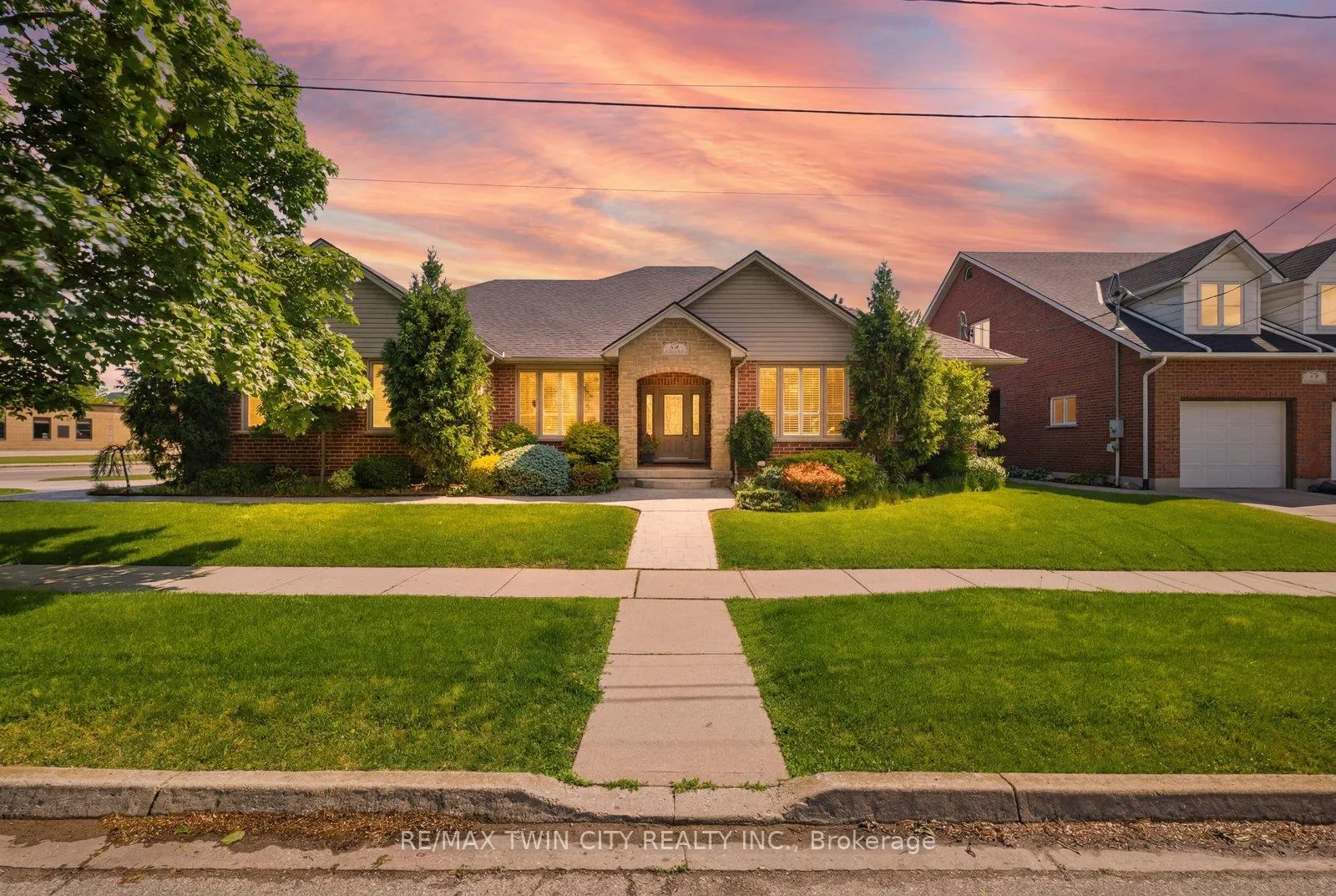 Photo 44 of 74 Franklin Street, Brantford, Henderson-Sky Acres — HOMEH