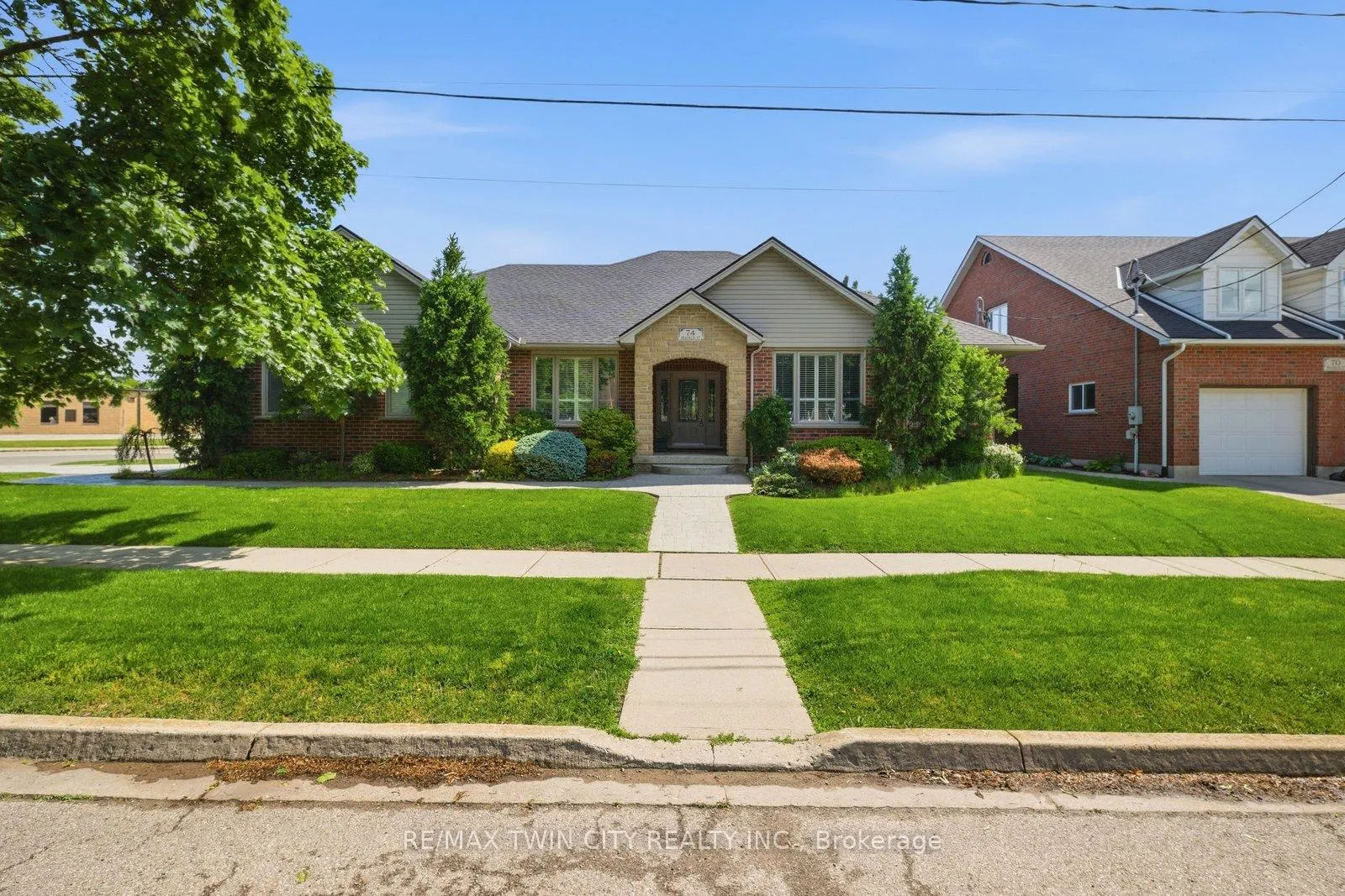 Photo 4 of 74 Franklin Street, Brantford, Henderson-Sky Acres — HOMEH
