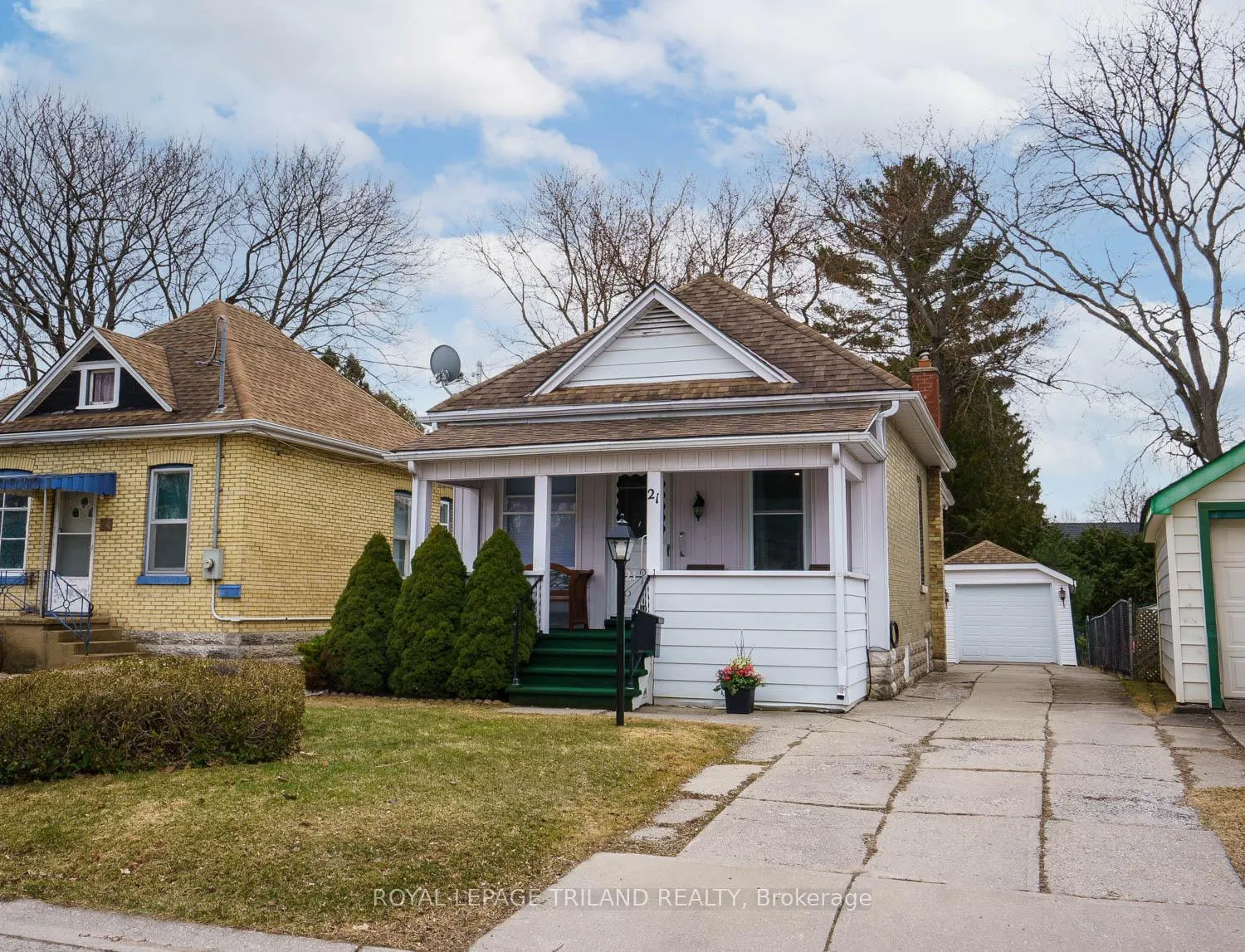 Front of 21 Oak Street