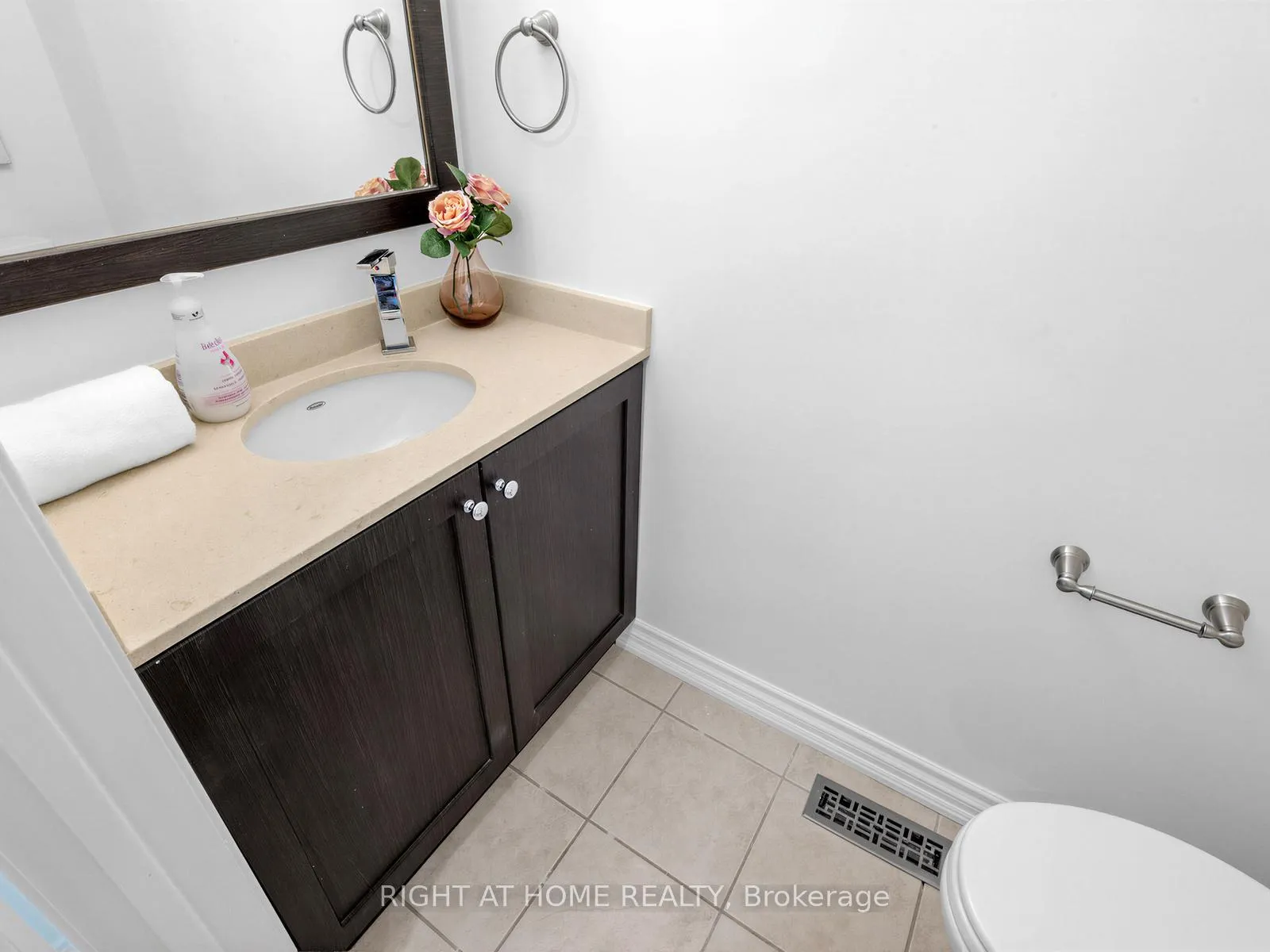 Photo 12 of 101 Holsworthy Crescent, Markham, German Mills — HOMEH