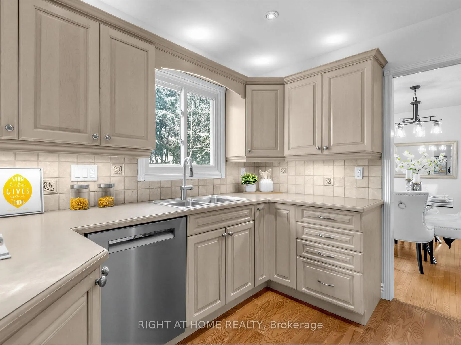 Photo 15 of 101 Holsworthy Crescent, Markham, German Mills — HOMEH