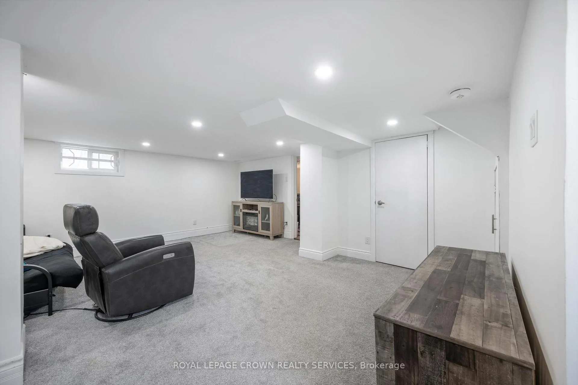 Photo 19 of 9 Spadina Road E, Kitchener — HOMEH