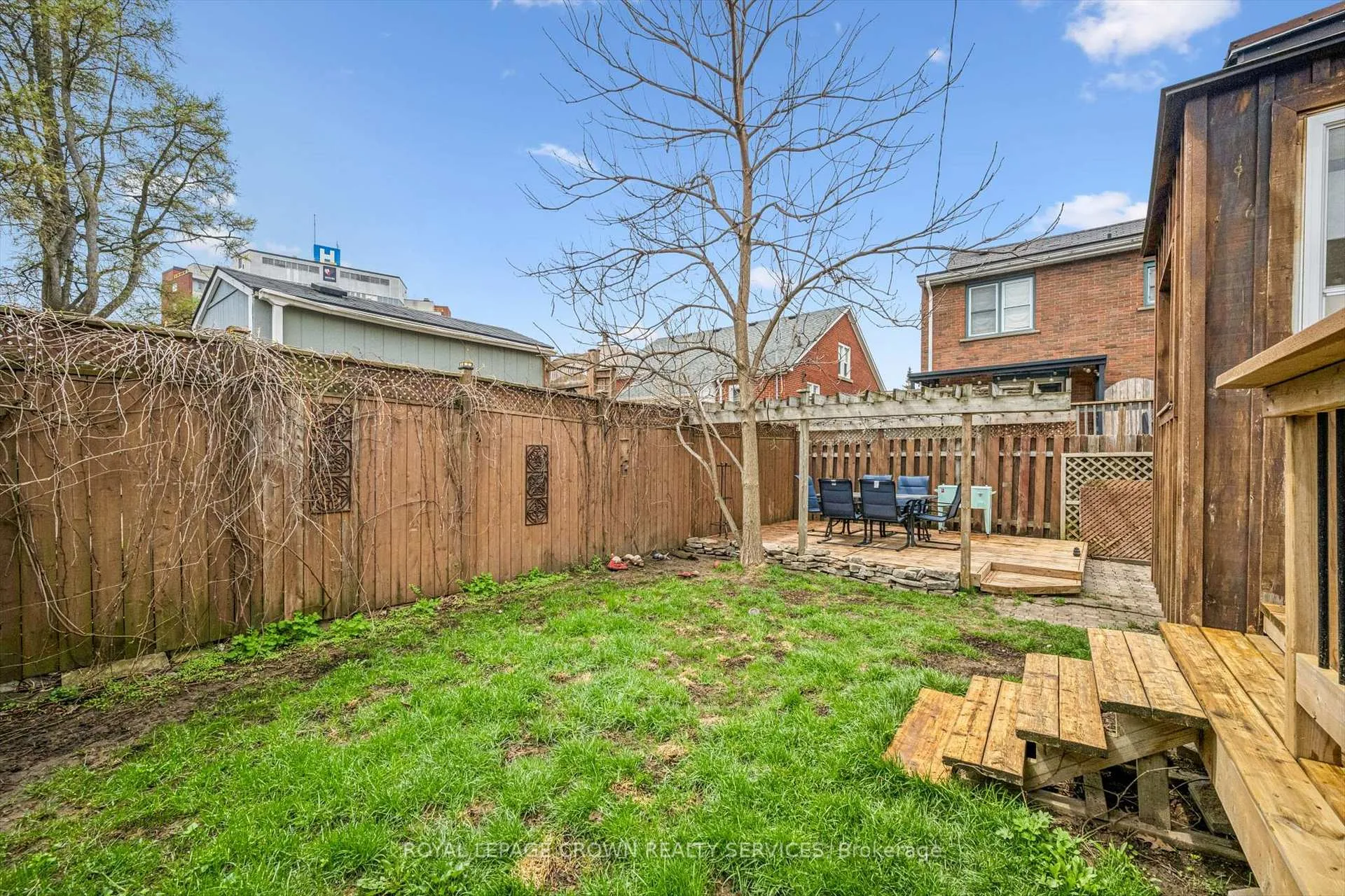 Photo 24 of 9 Spadina Road E, Kitchener — HOMEH