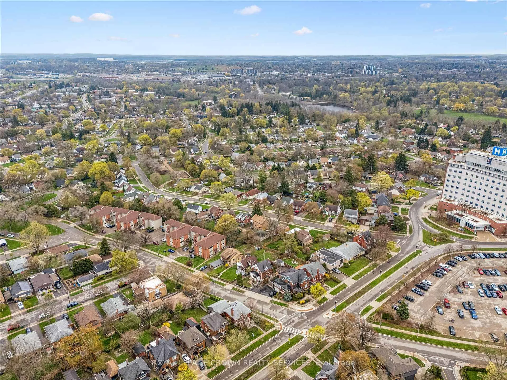Photo 31 of 9 Spadina Road E, Kitchener — HOMEH