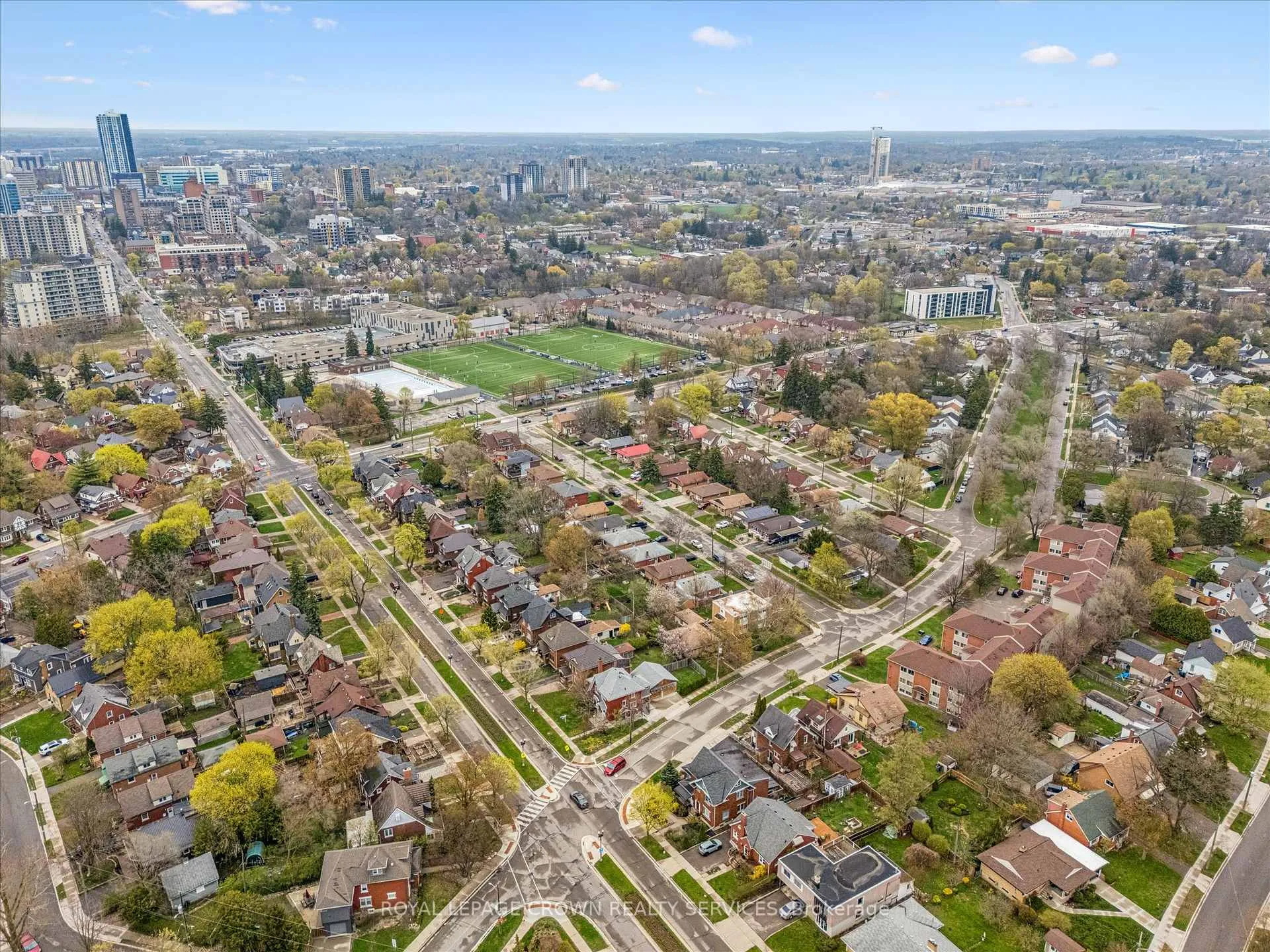 Photo 32 of 9 Spadina Road E, Kitchener — HOMEH